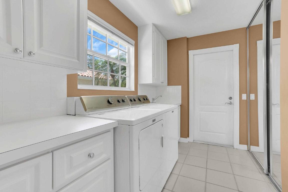 2503 SW Parkside Drive