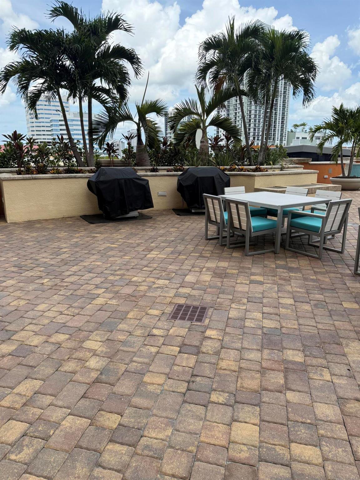 100 N Federal Highway 1139