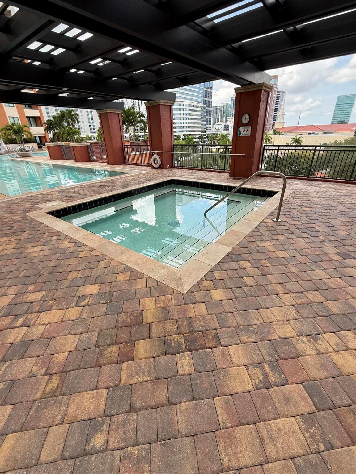 100 N Federal Highway 1139