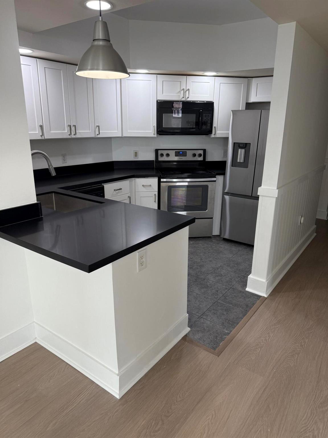 100 N Federal Highway 1139