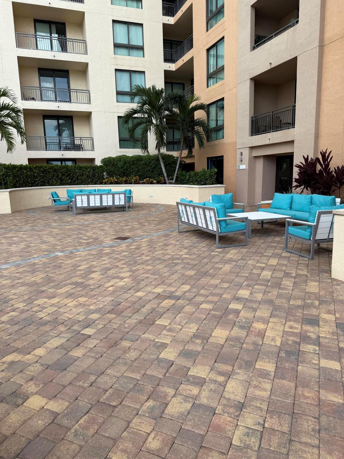 100 N Federal Highway 1139