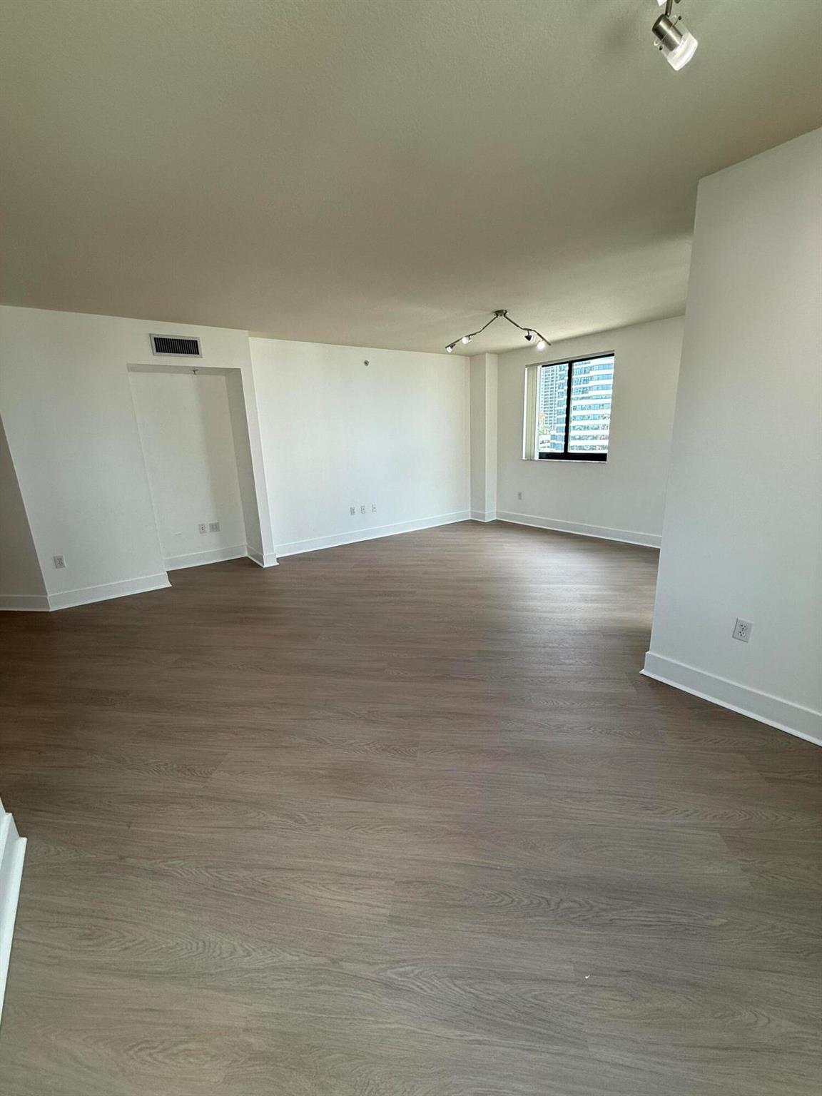 100 N Federal Highway 1139