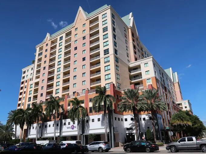 100 N Federal Highway 1139