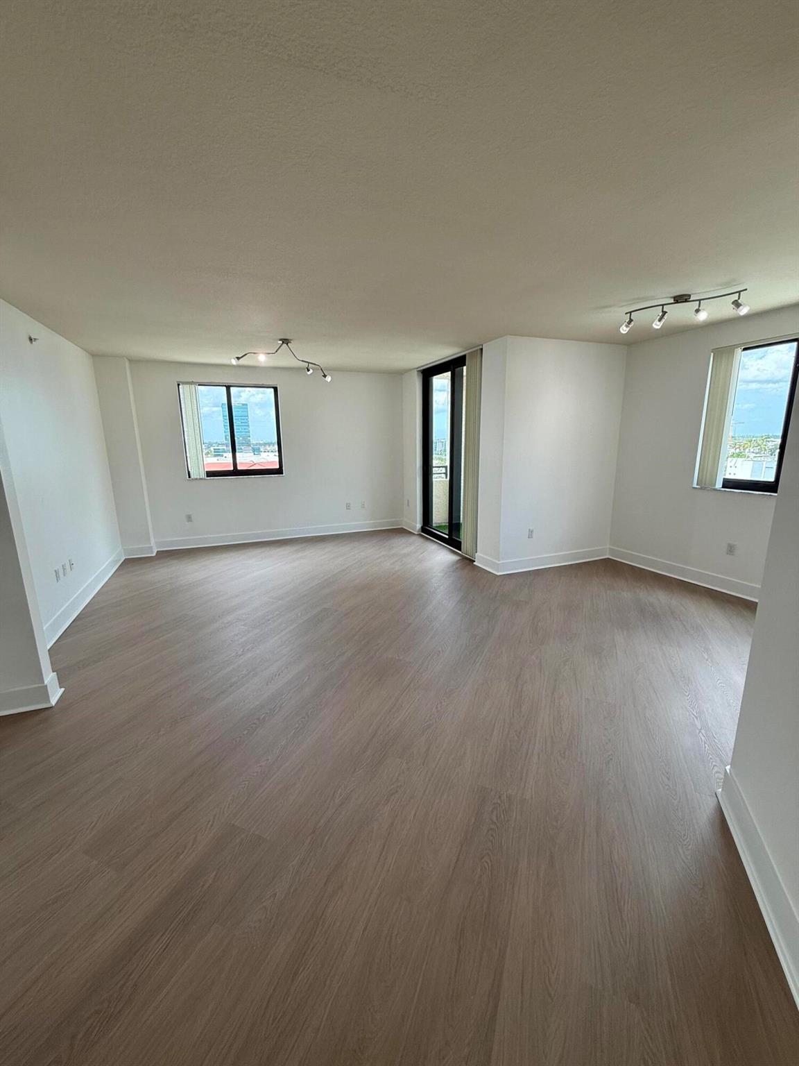 100 N Federal Highway 1139