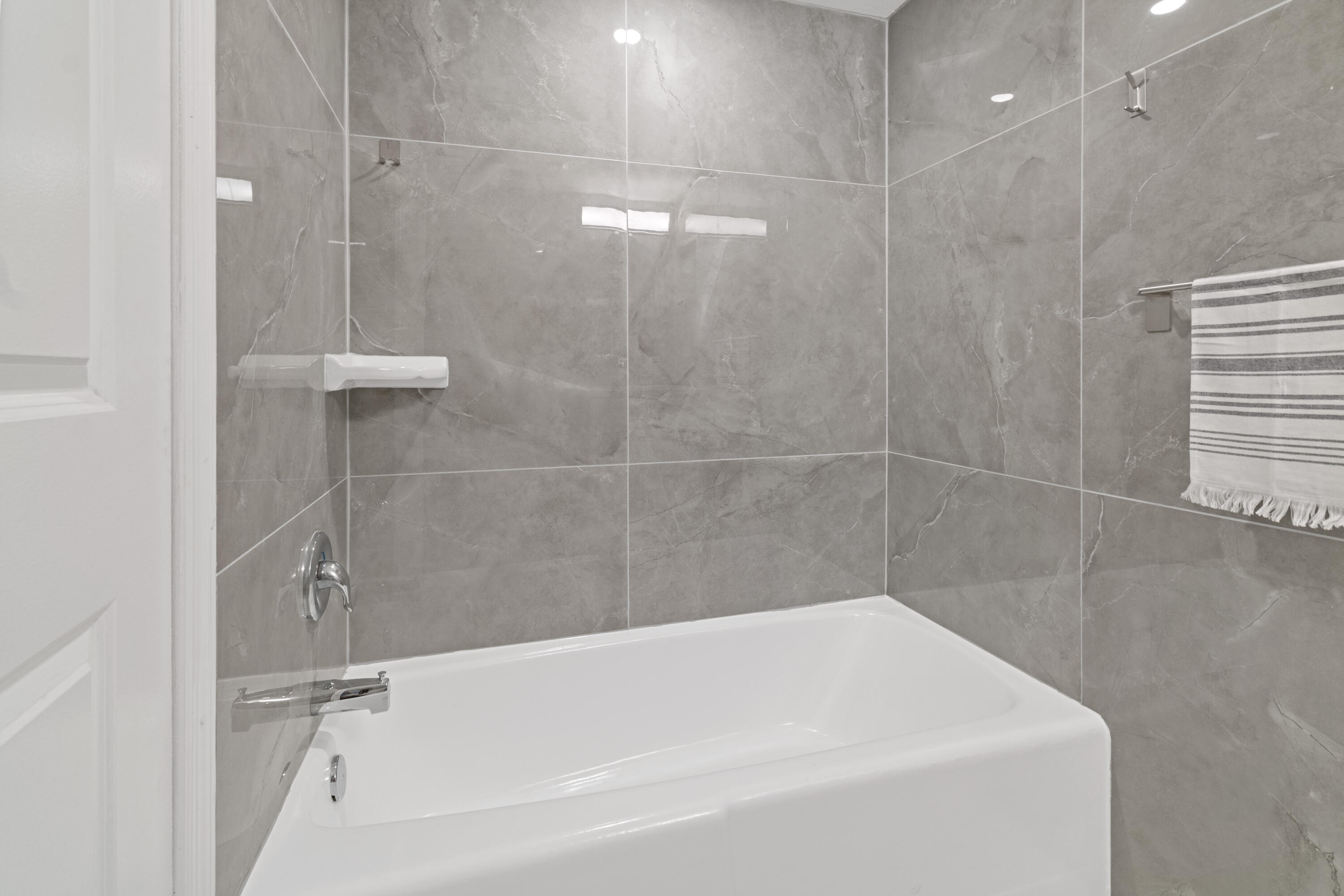 1200 Marine Way 802