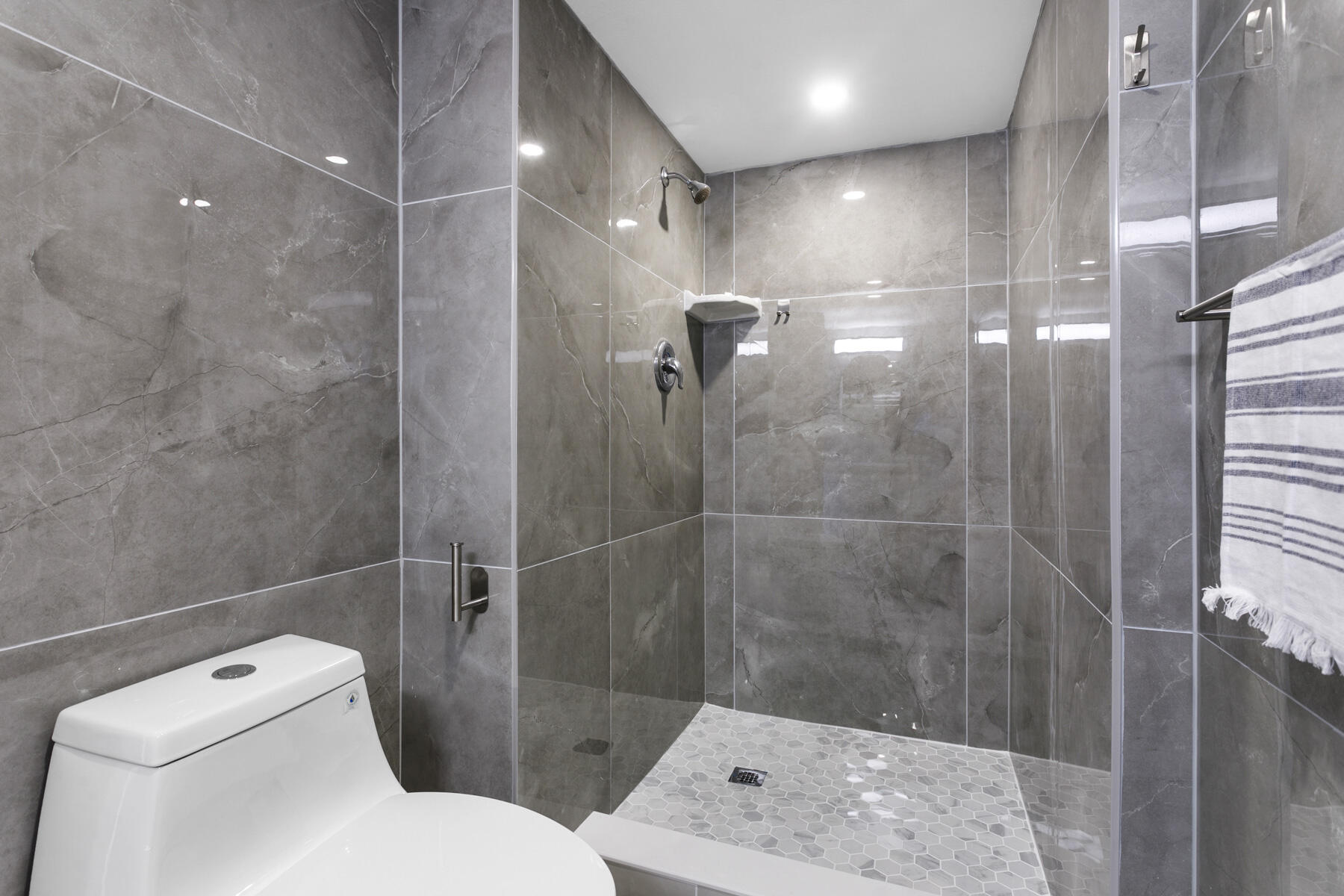 1200 Marine Way 802