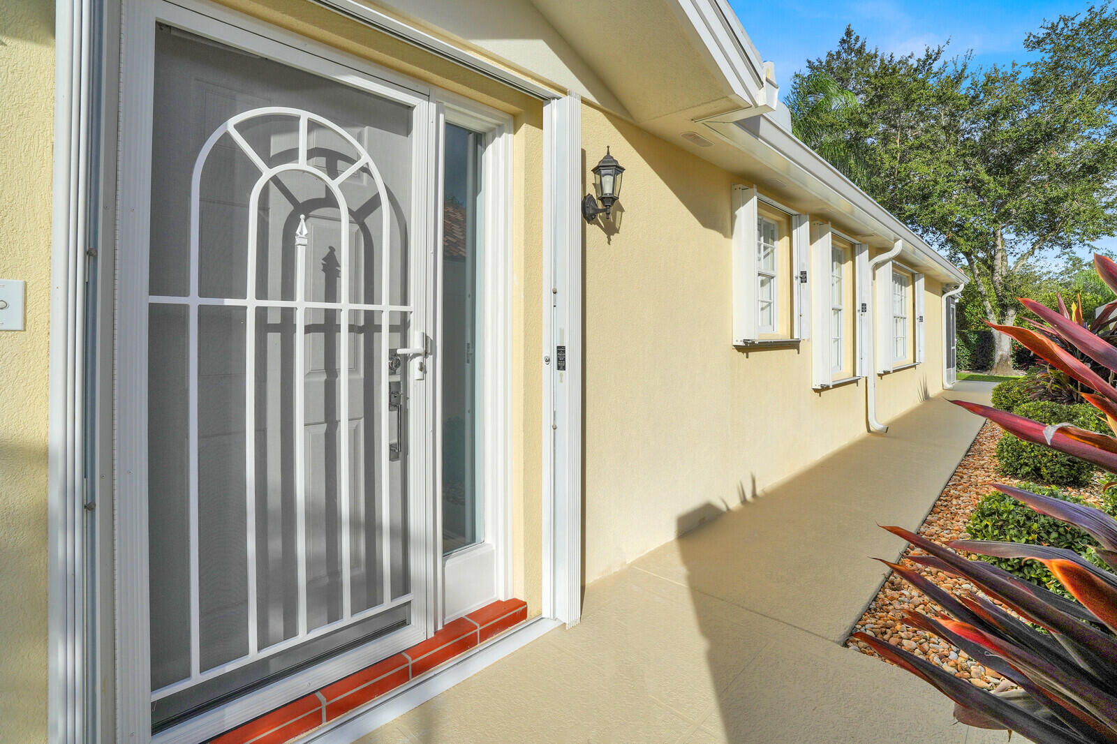 2493 SW Parkside Drive