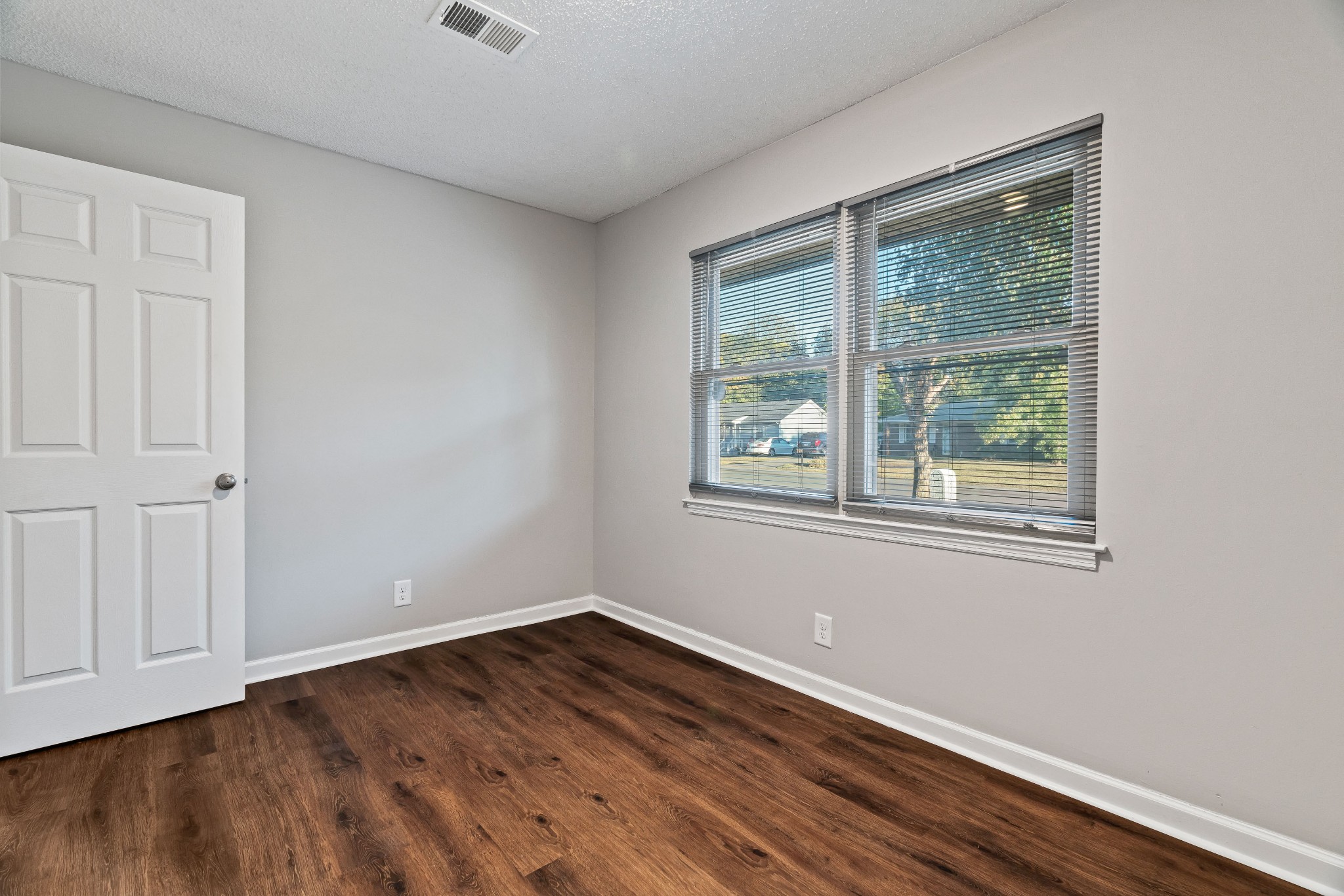 4351 Central Valley Dr