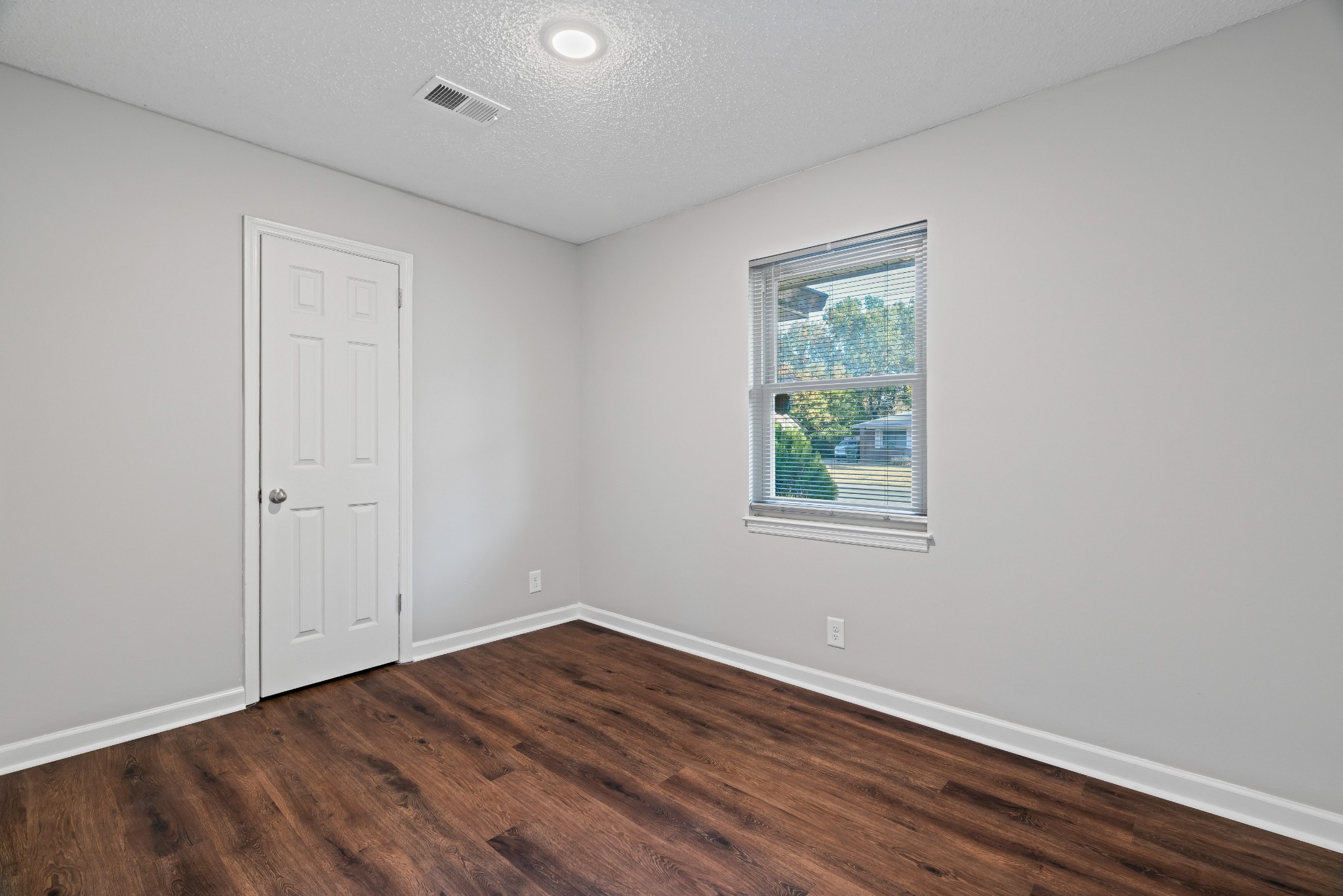 4351 Central Valley Dr