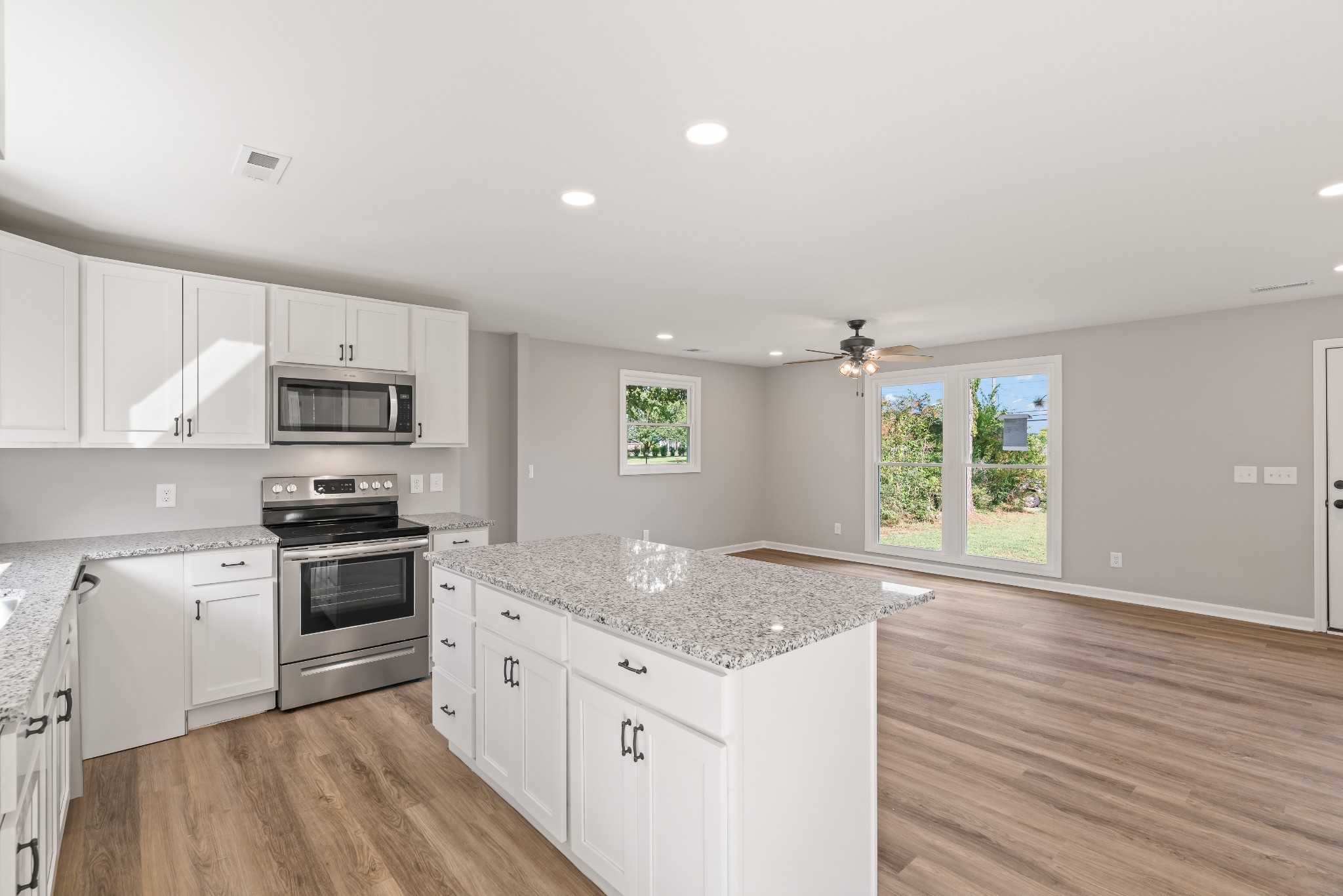 402 Sanders Ferry Rd