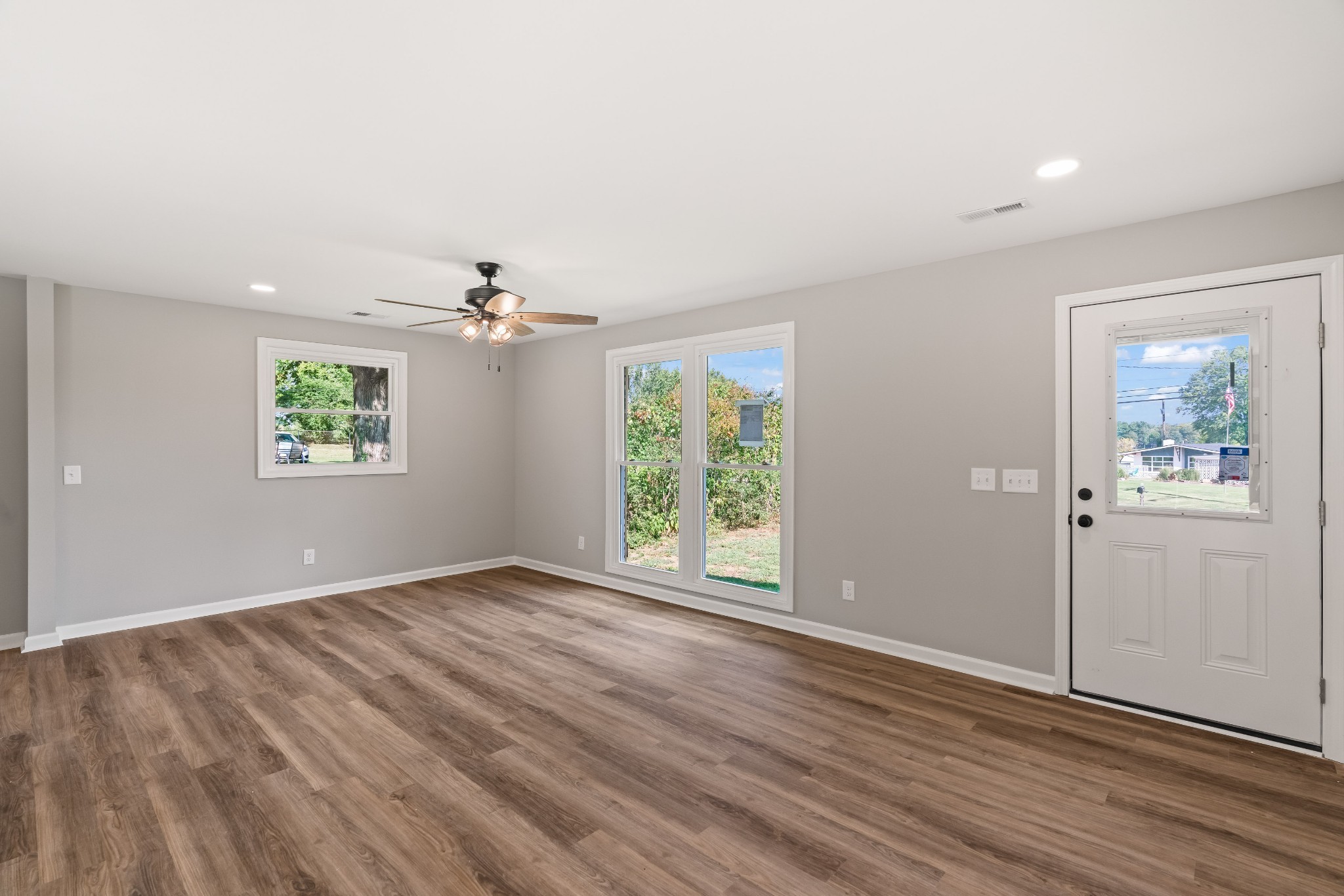 402 Sanders Ferry Rd