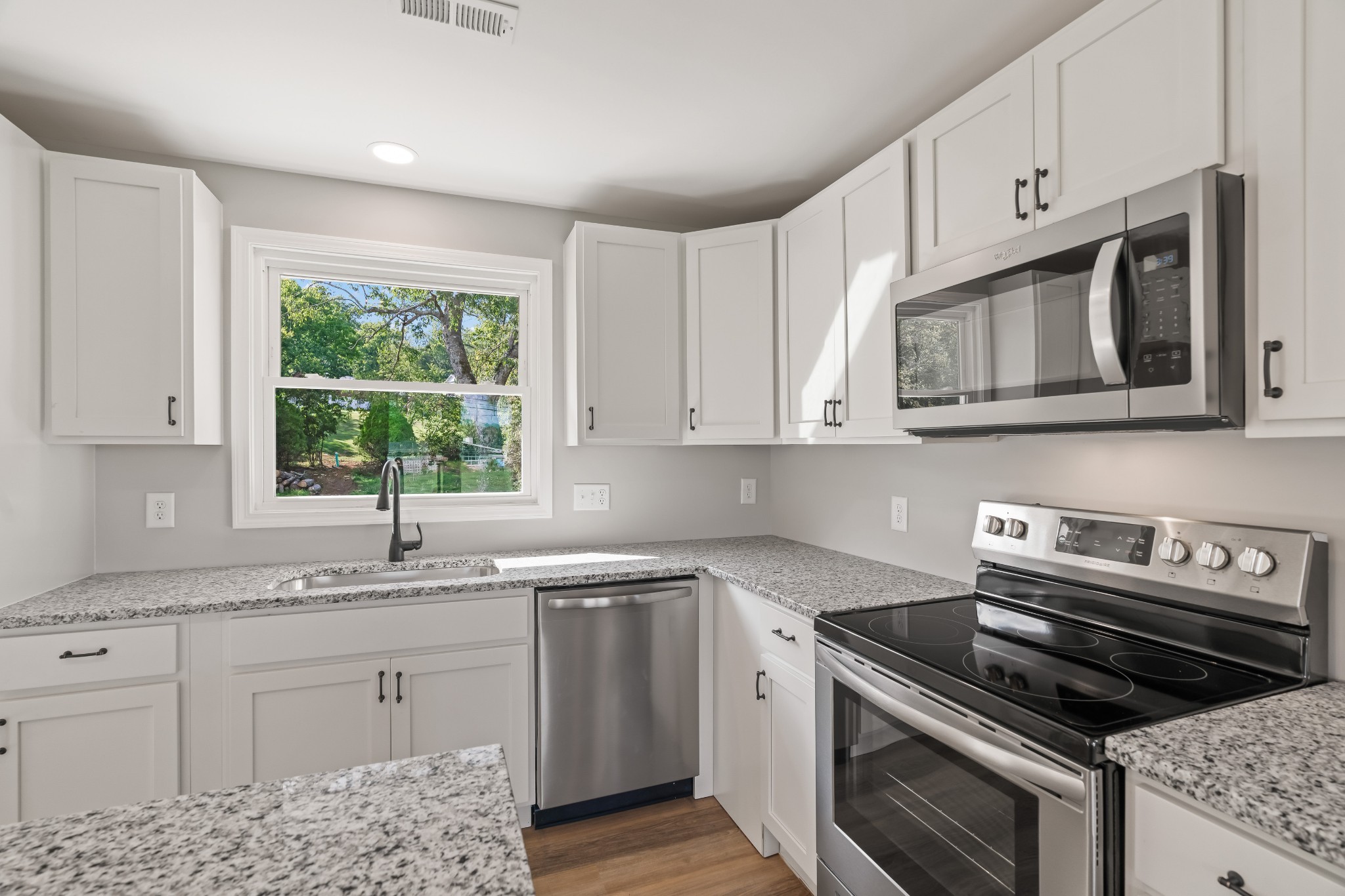 402 Sanders Ferry Rd