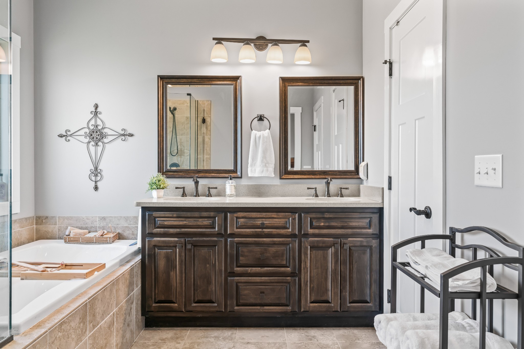 812 N Palmers Chapel Rd