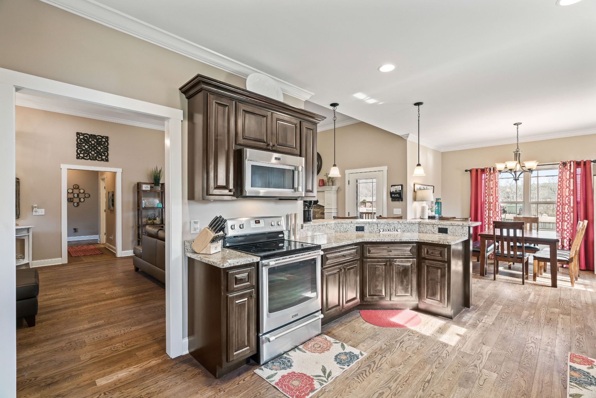 812 N Palmers Chapel Rd