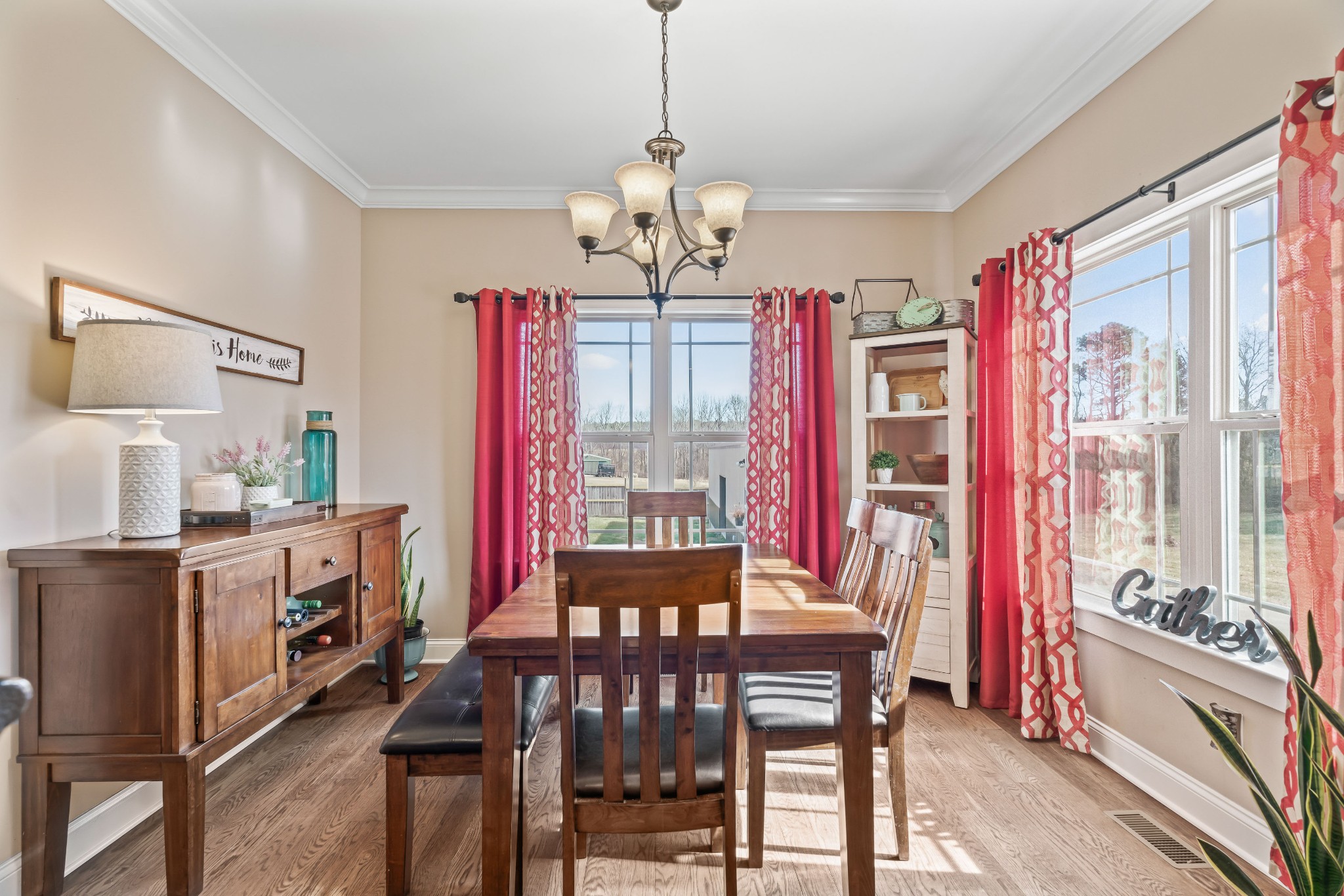 812 N Palmers Chapel Rd