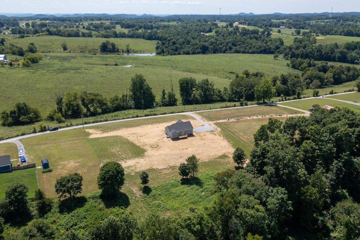 184 Hunters Lane