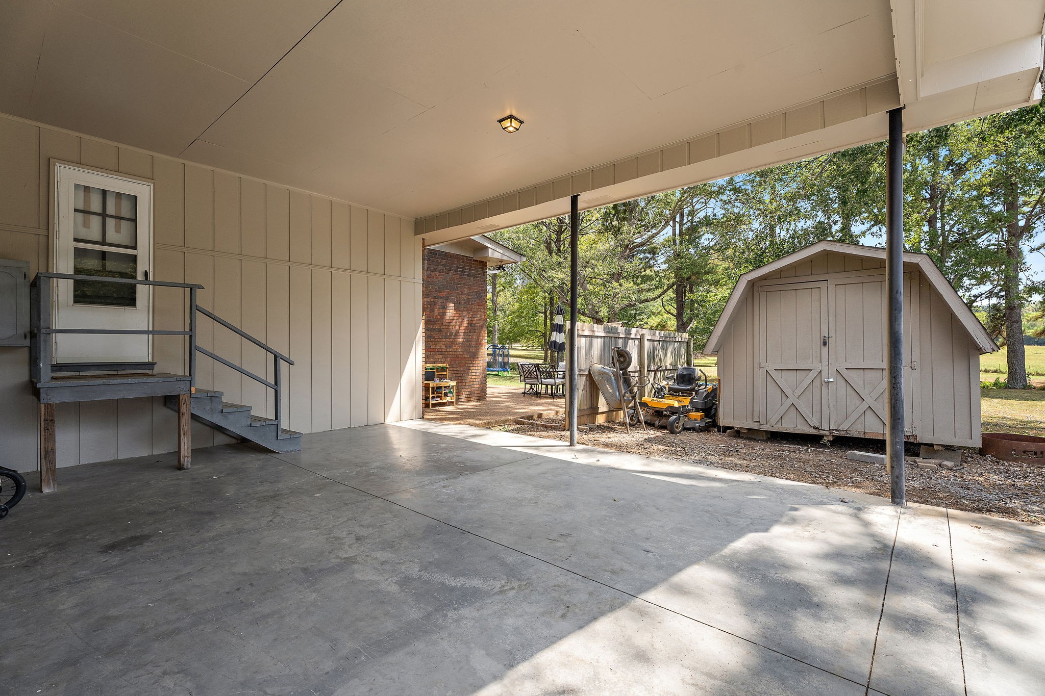 207 Hickory Hill Dr