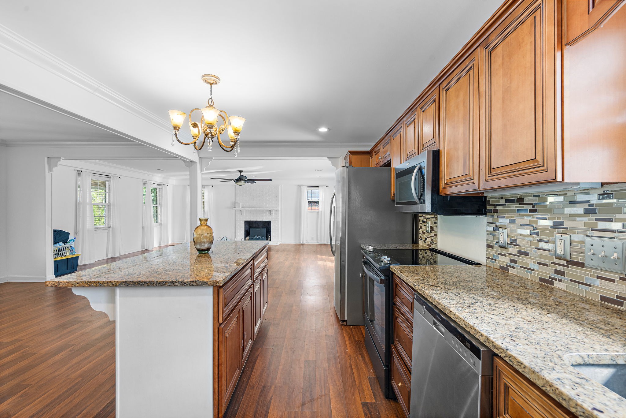 704 S Summerfield Dr