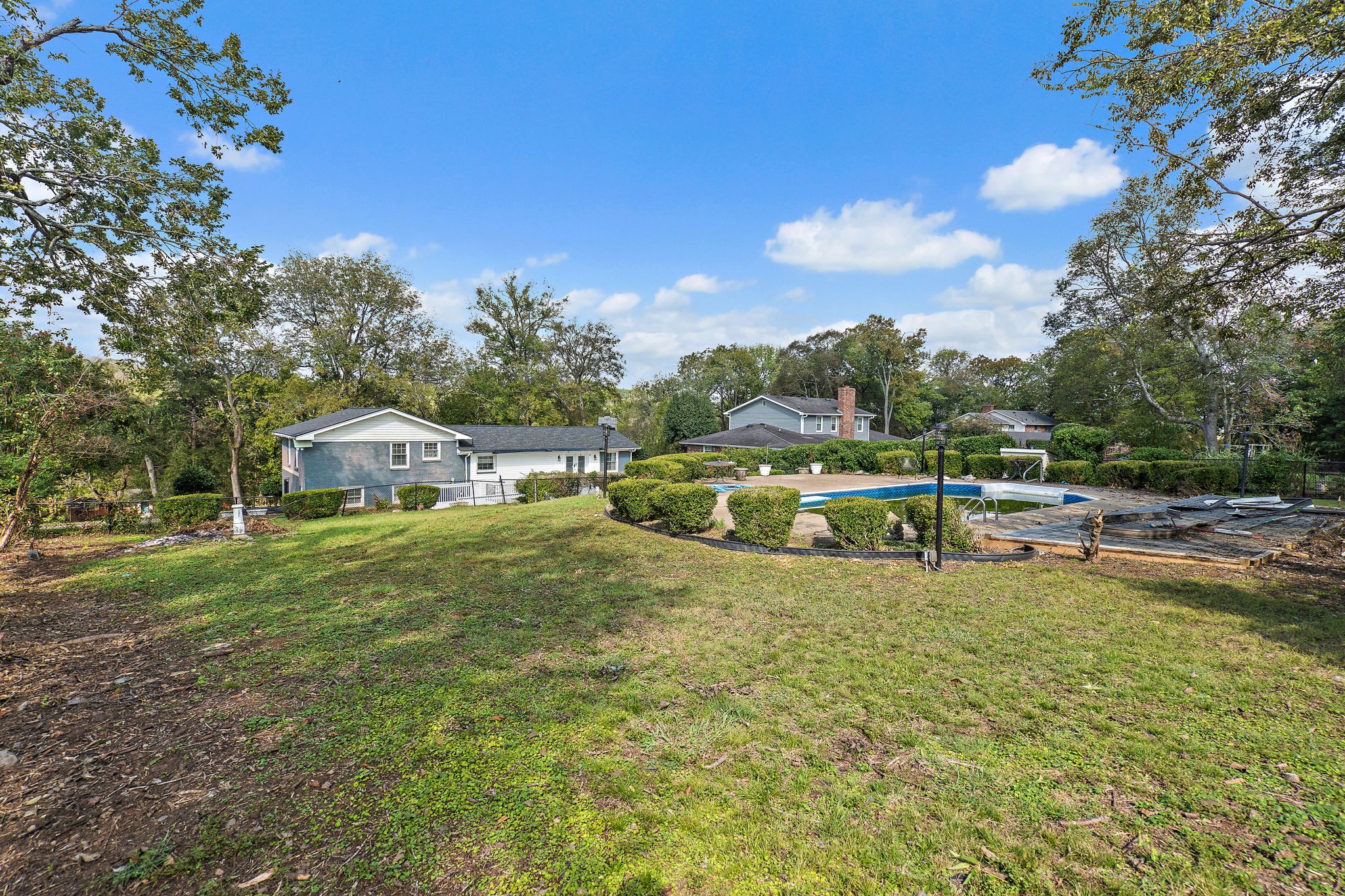 704 S Summerfield Dr