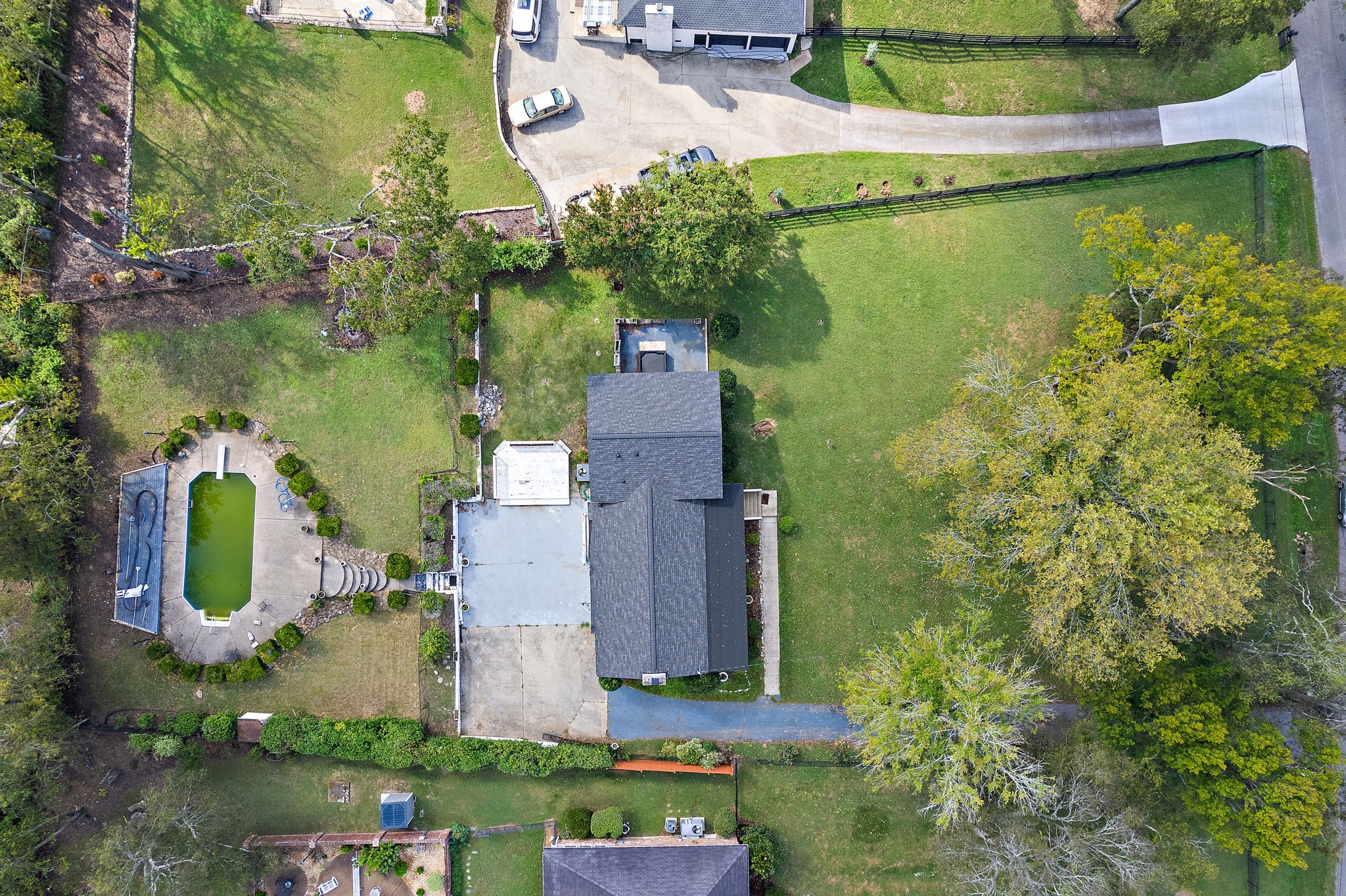 704 S Summerfield Dr