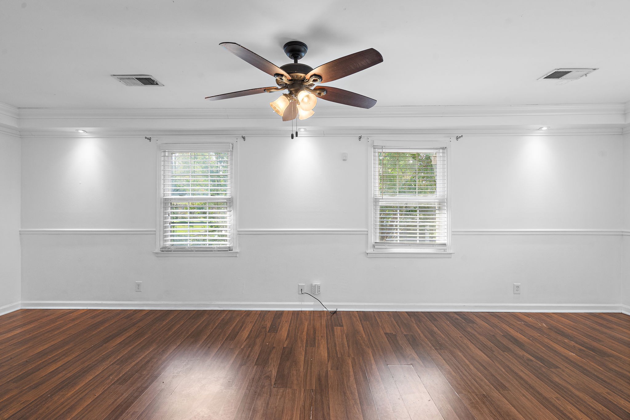 704 S Summerfield Dr