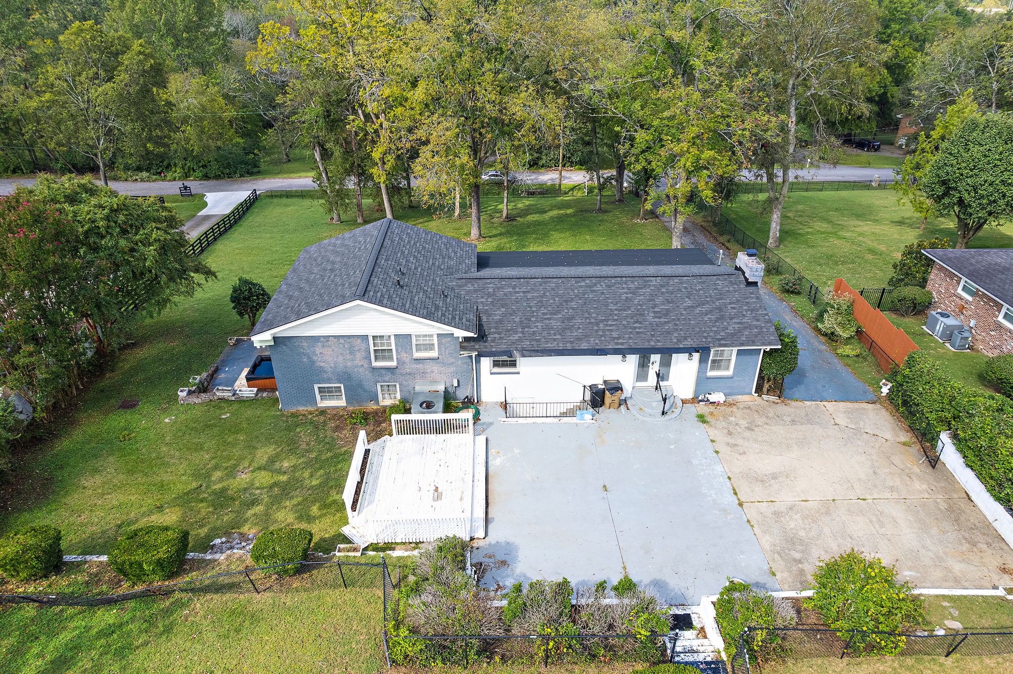 704 S Summerfield Dr