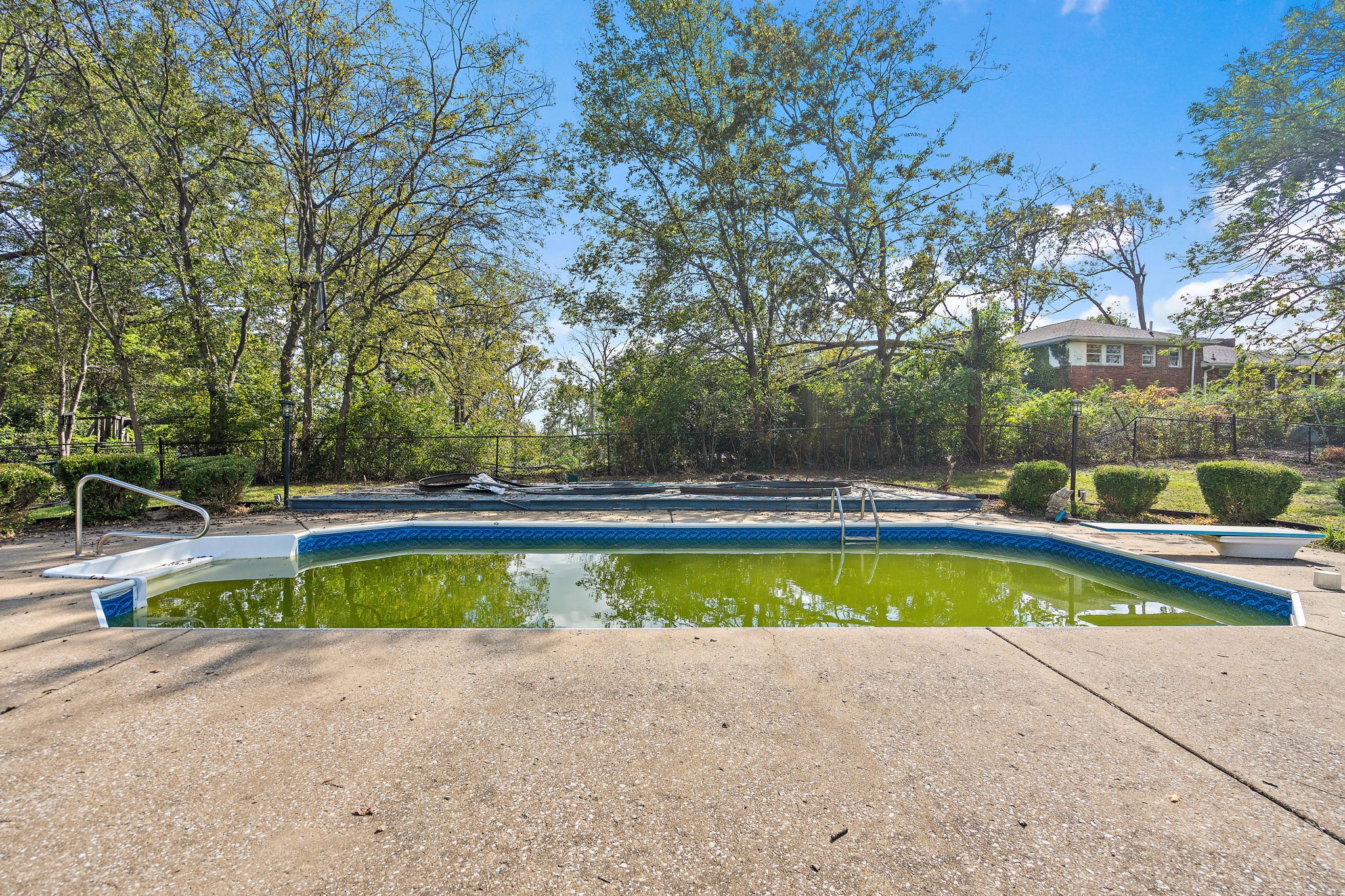704 S Summerfield Dr