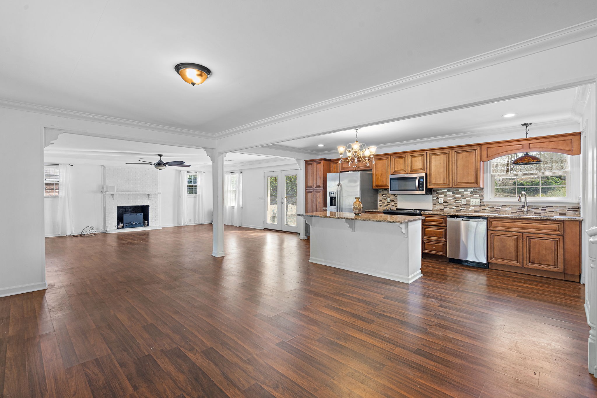 704 S Summerfield Dr