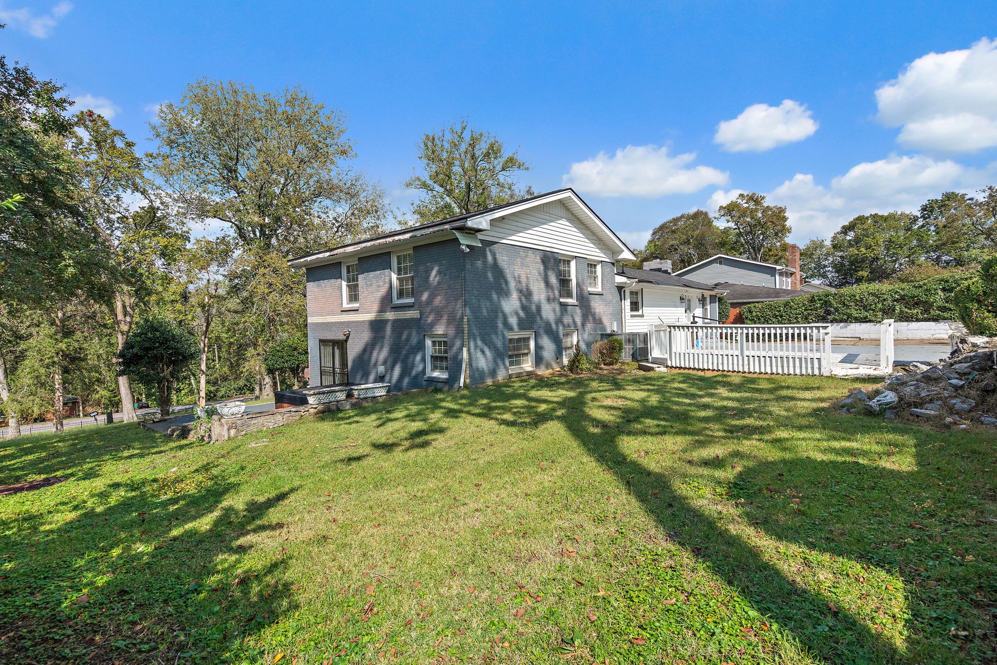 704 S Summerfield Dr