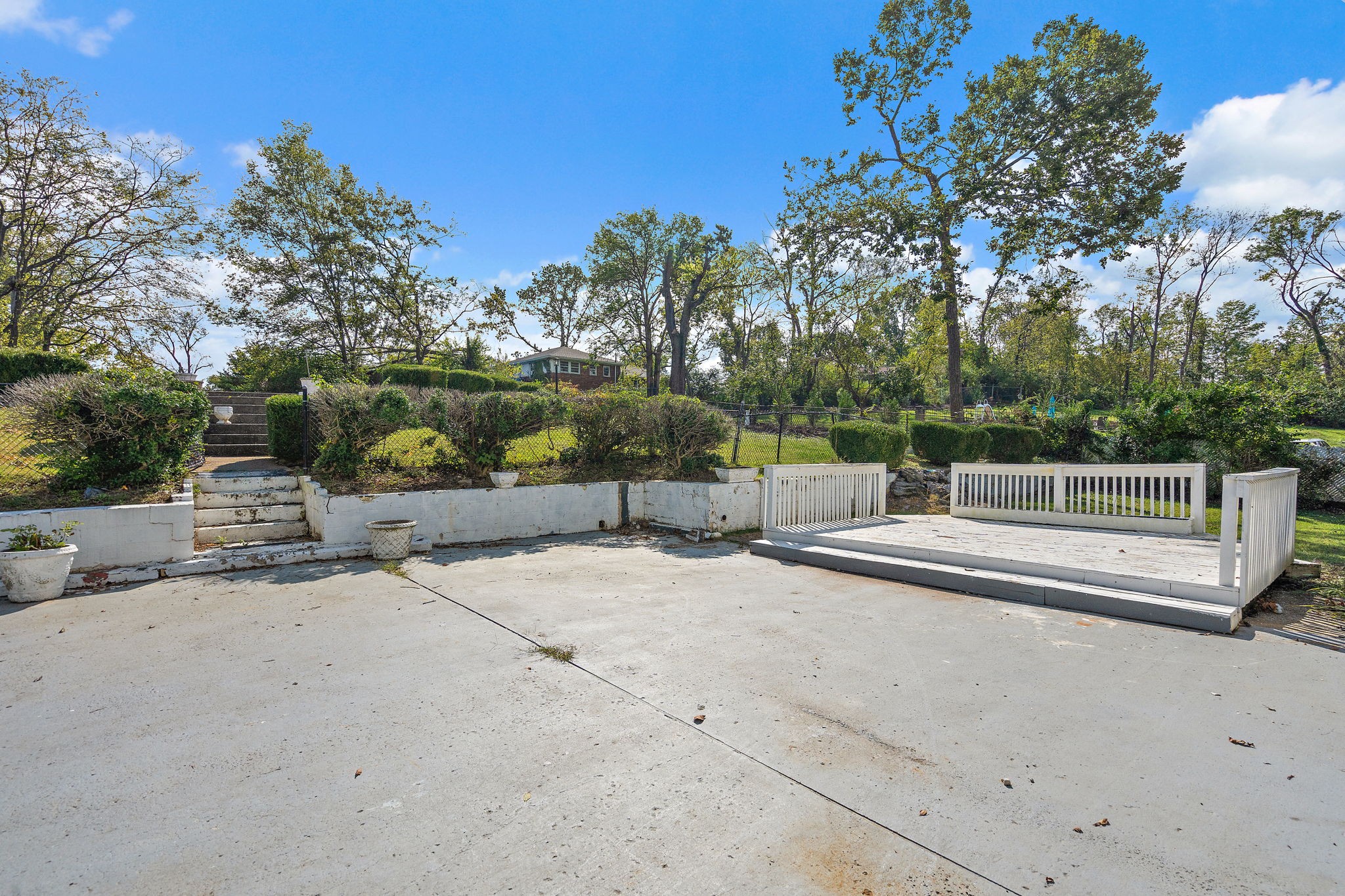 704 S Summerfield Dr