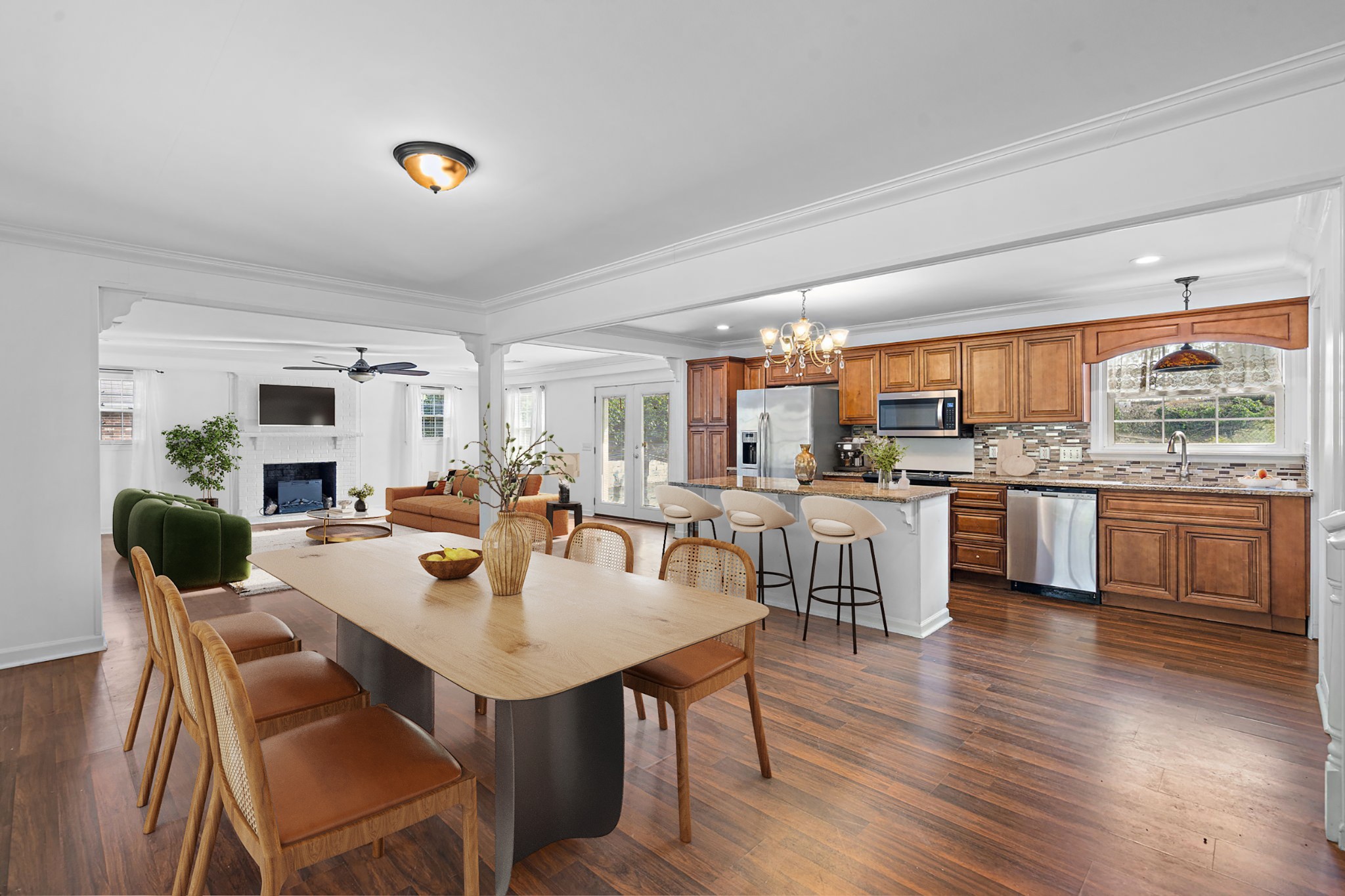 704 S Summerfield Dr