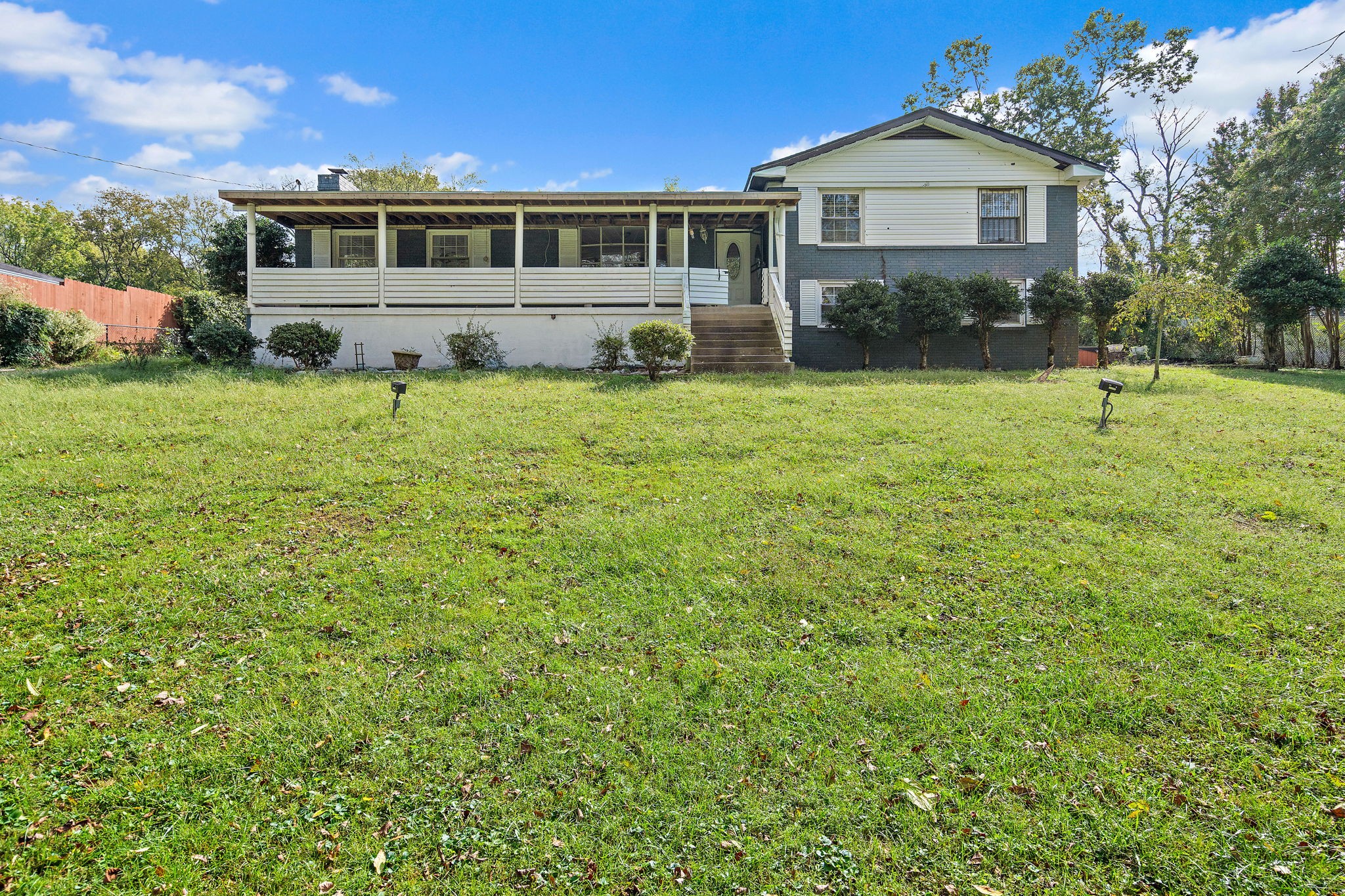 704 S Summerfield Dr