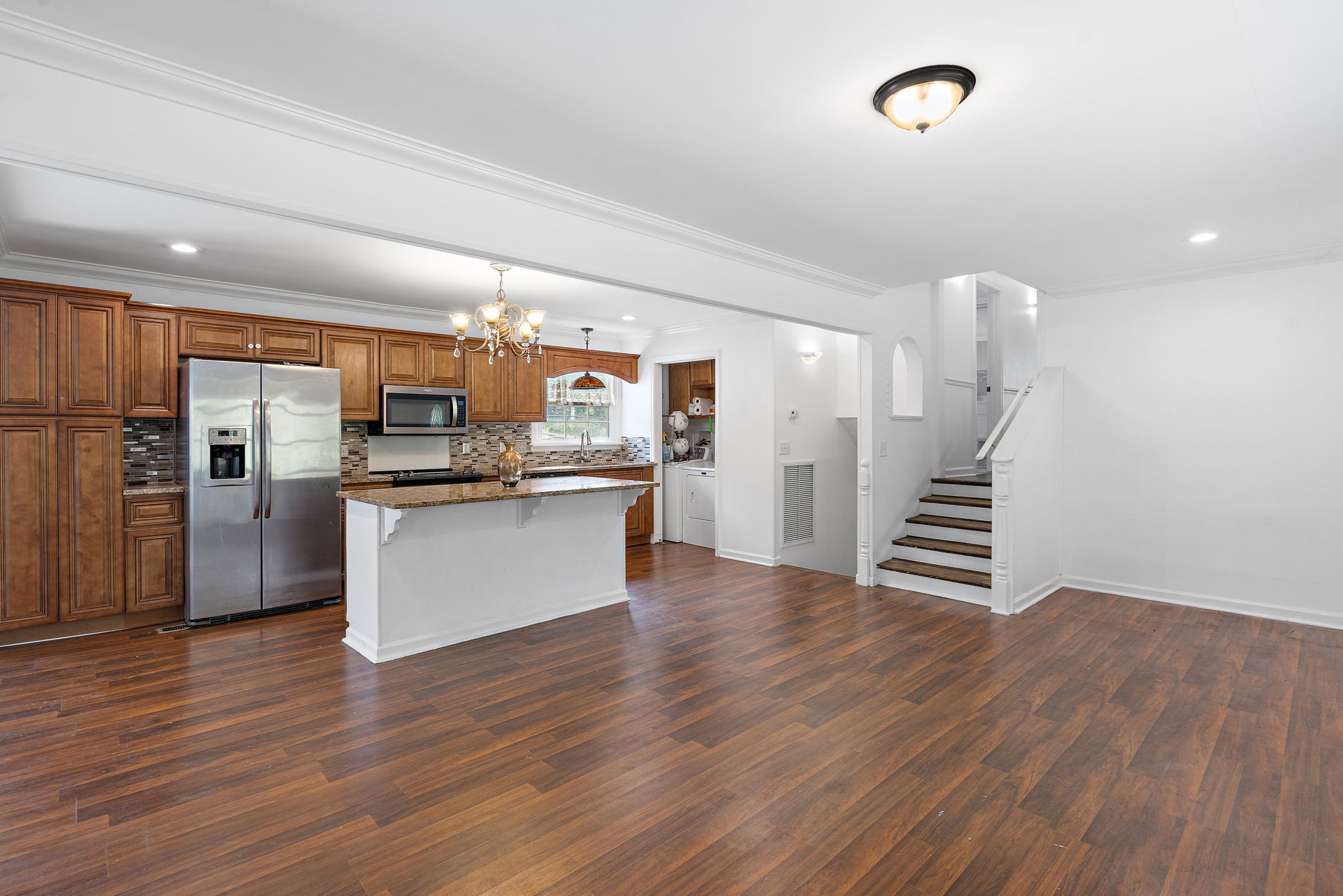 704 S Summerfield Dr