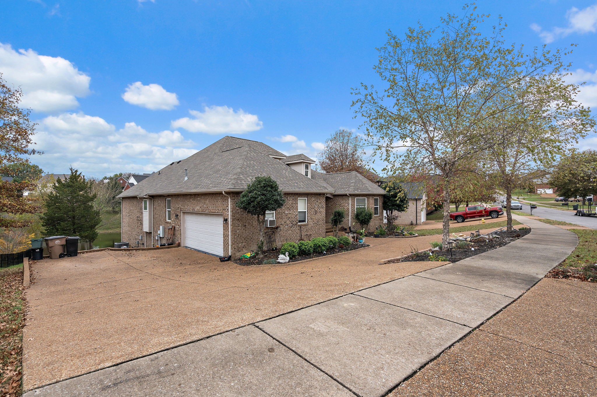 123 Stillwater Trl