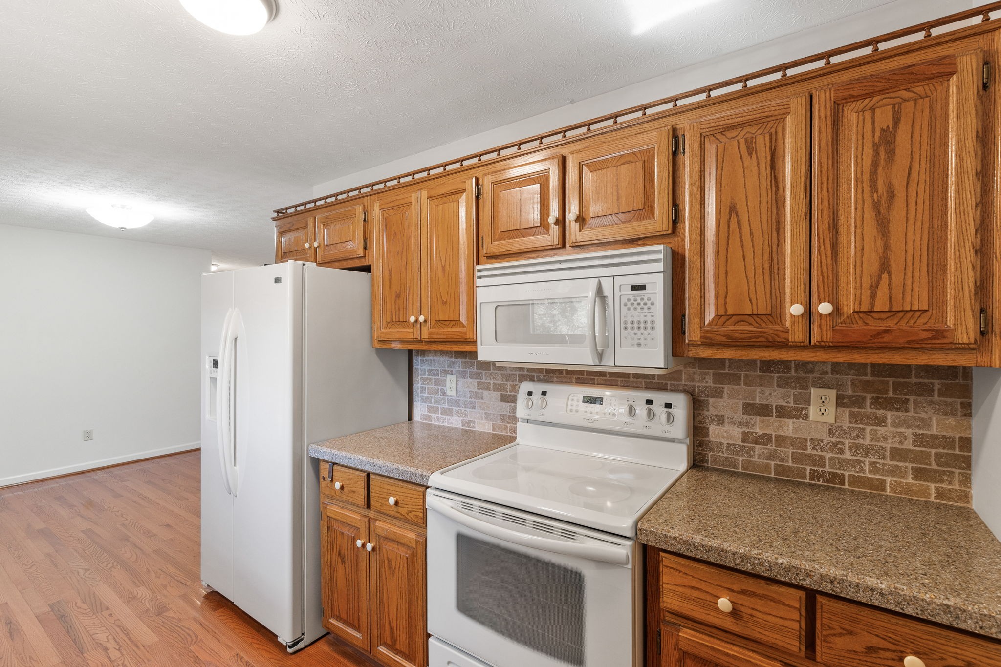 3903 N Hillwood Ct