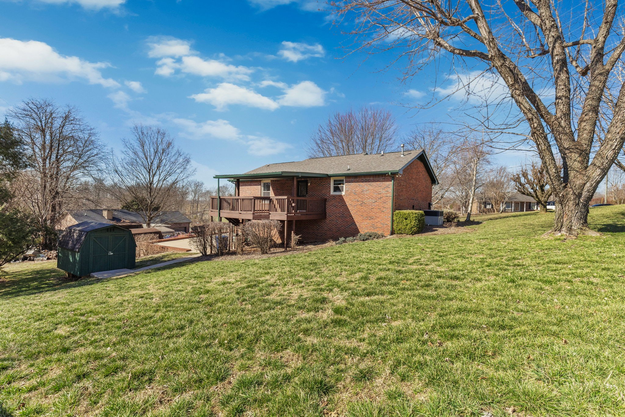 3903 N Hillwood Ct