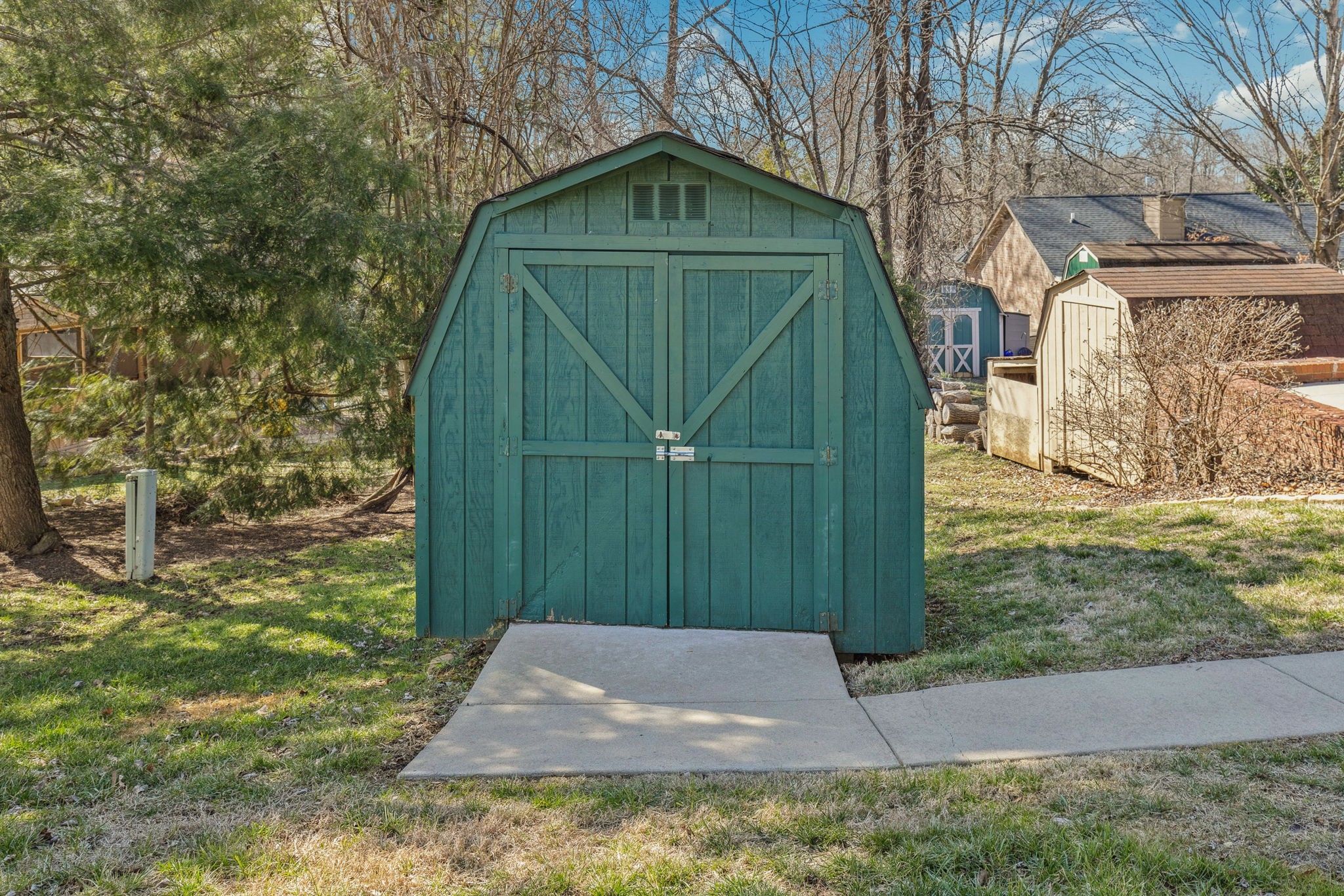 3903 N Hillwood Ct