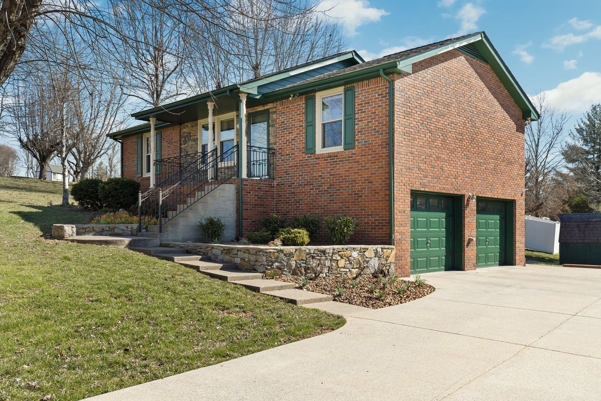 3903 N Hillwood Ct