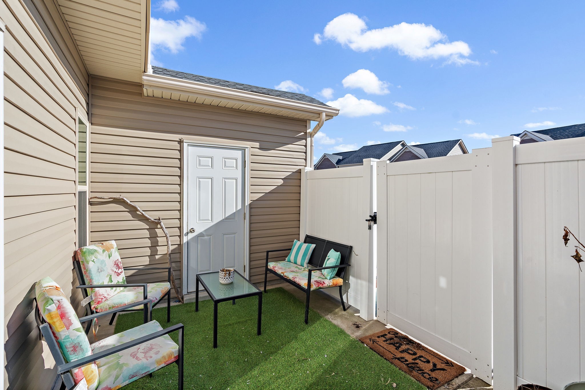 4047 Saddlecreek Way