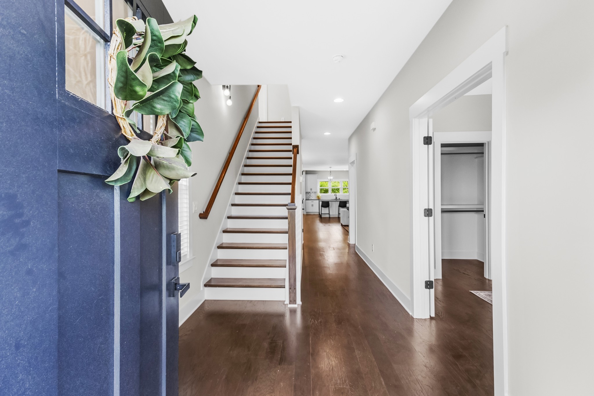 1227 N Avondale Cir