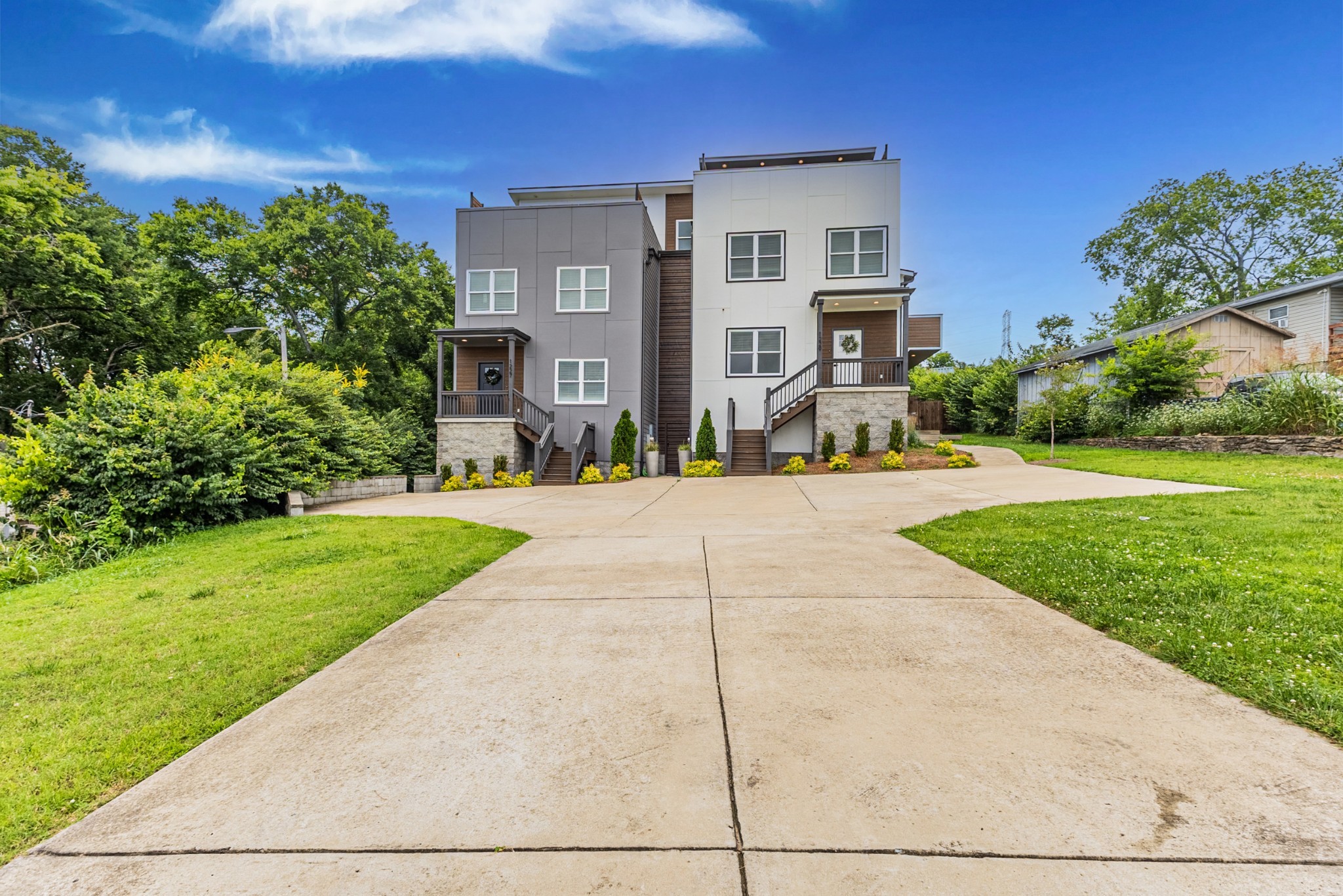 1227 N Avondale Cir
