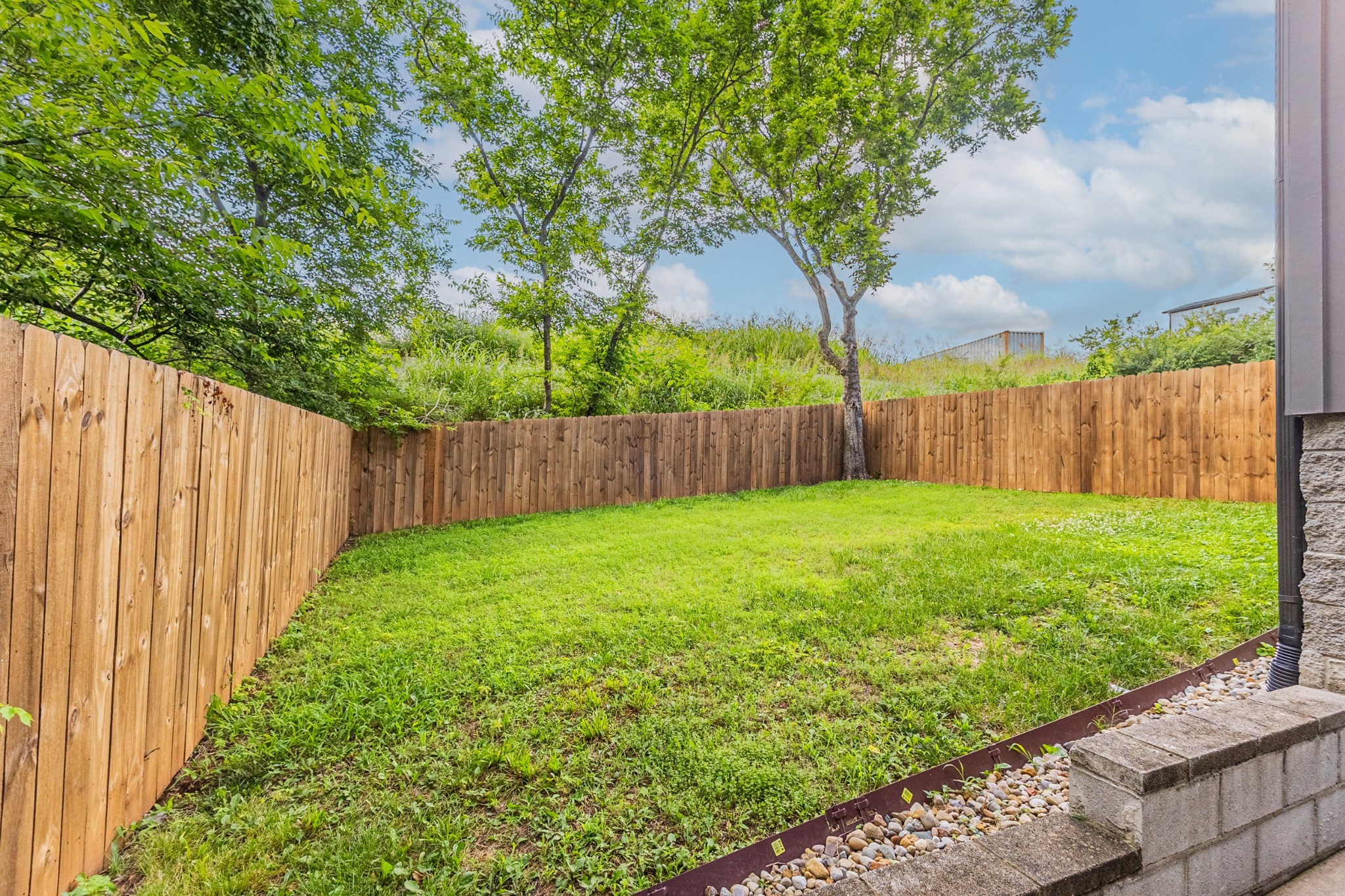 1227 N Avondale Cir