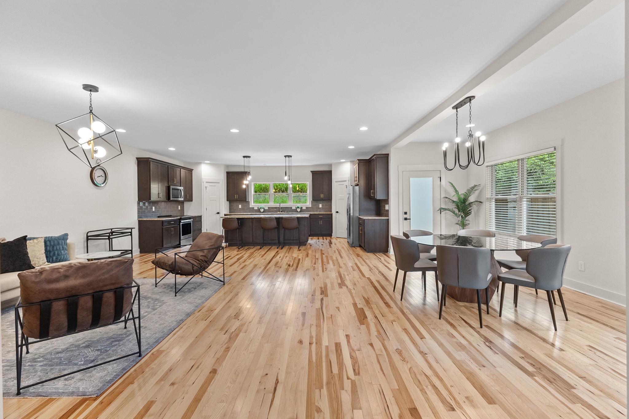 1229 N Avondale Cir