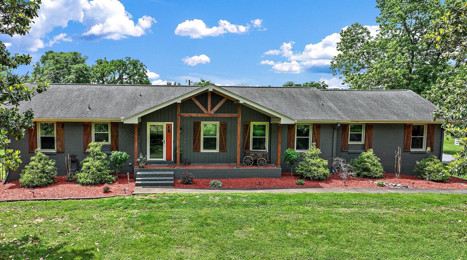 1029 Jenkins Ln