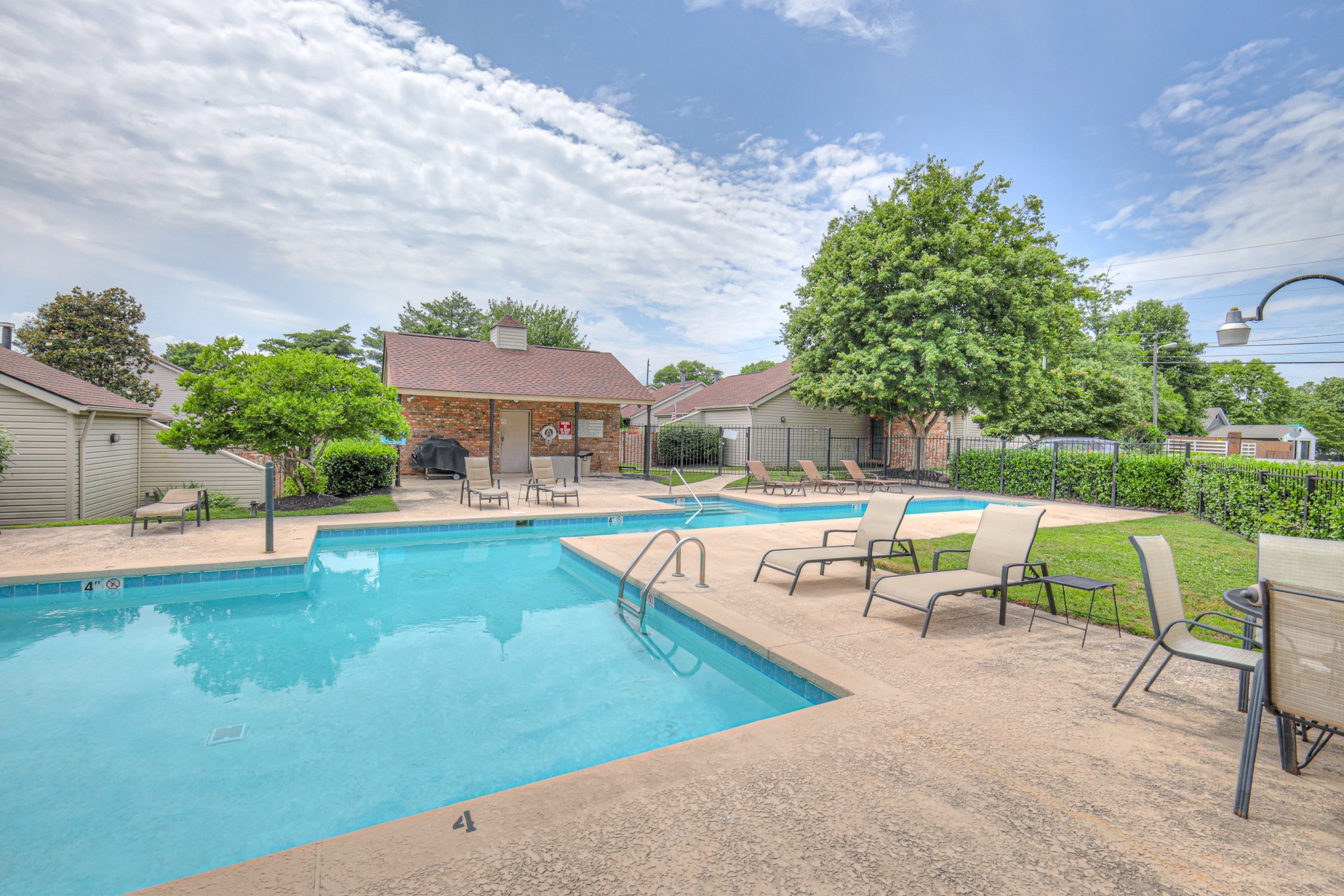 302 Laurel Hill Dr