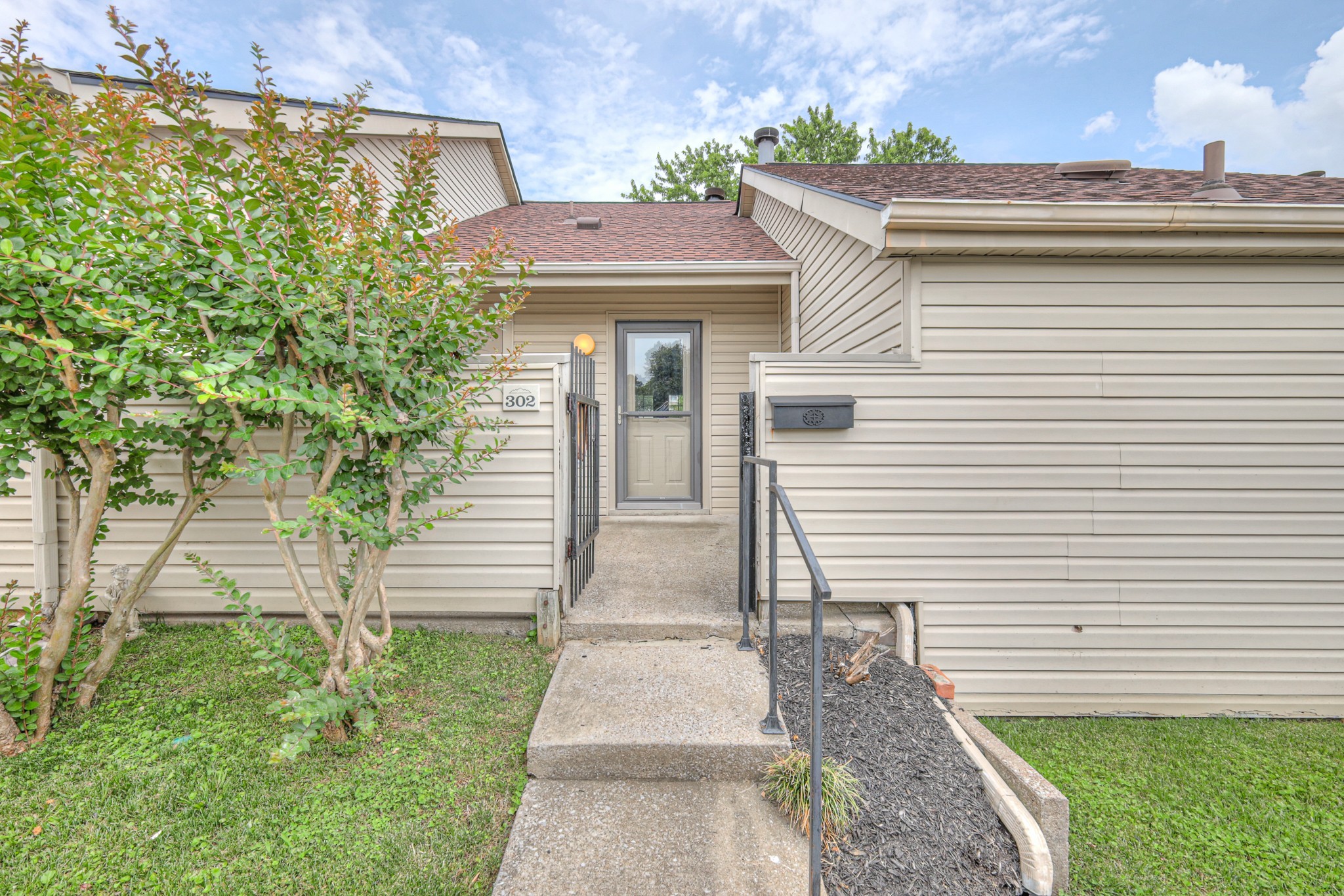 302 Laurel Hill Dr