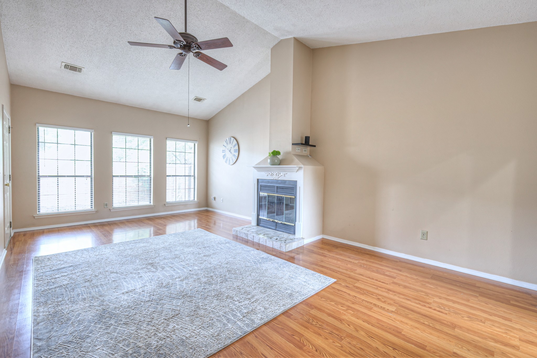 302 Laurel Hill Dr