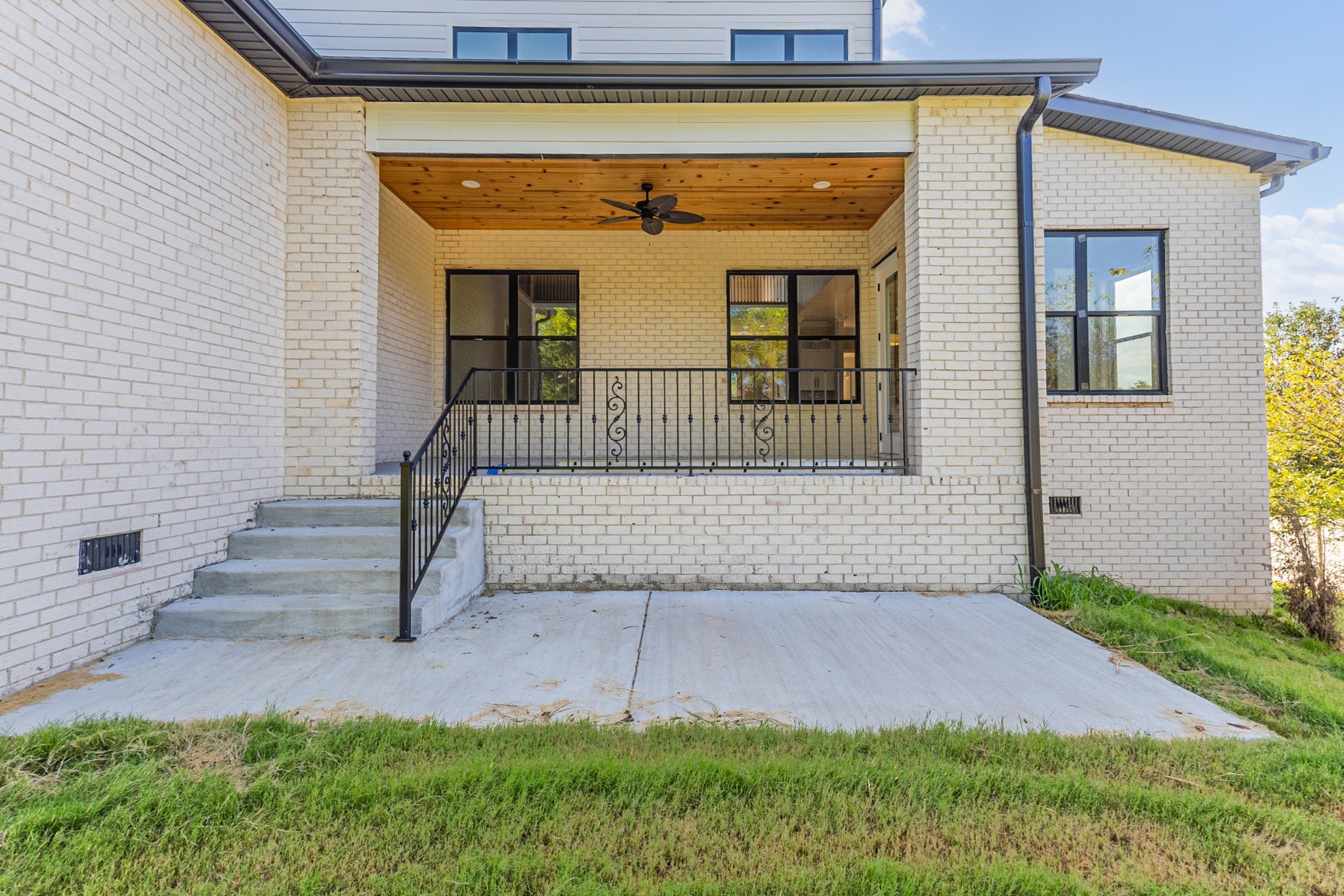 2205 Kayla Dr