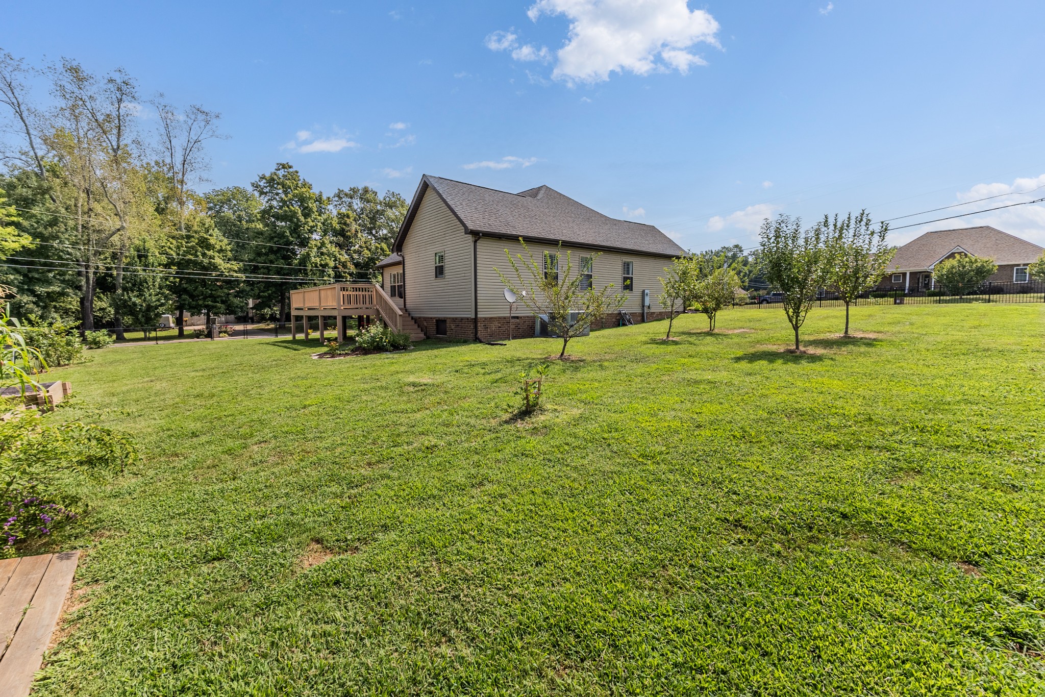 509 Gunn Ln