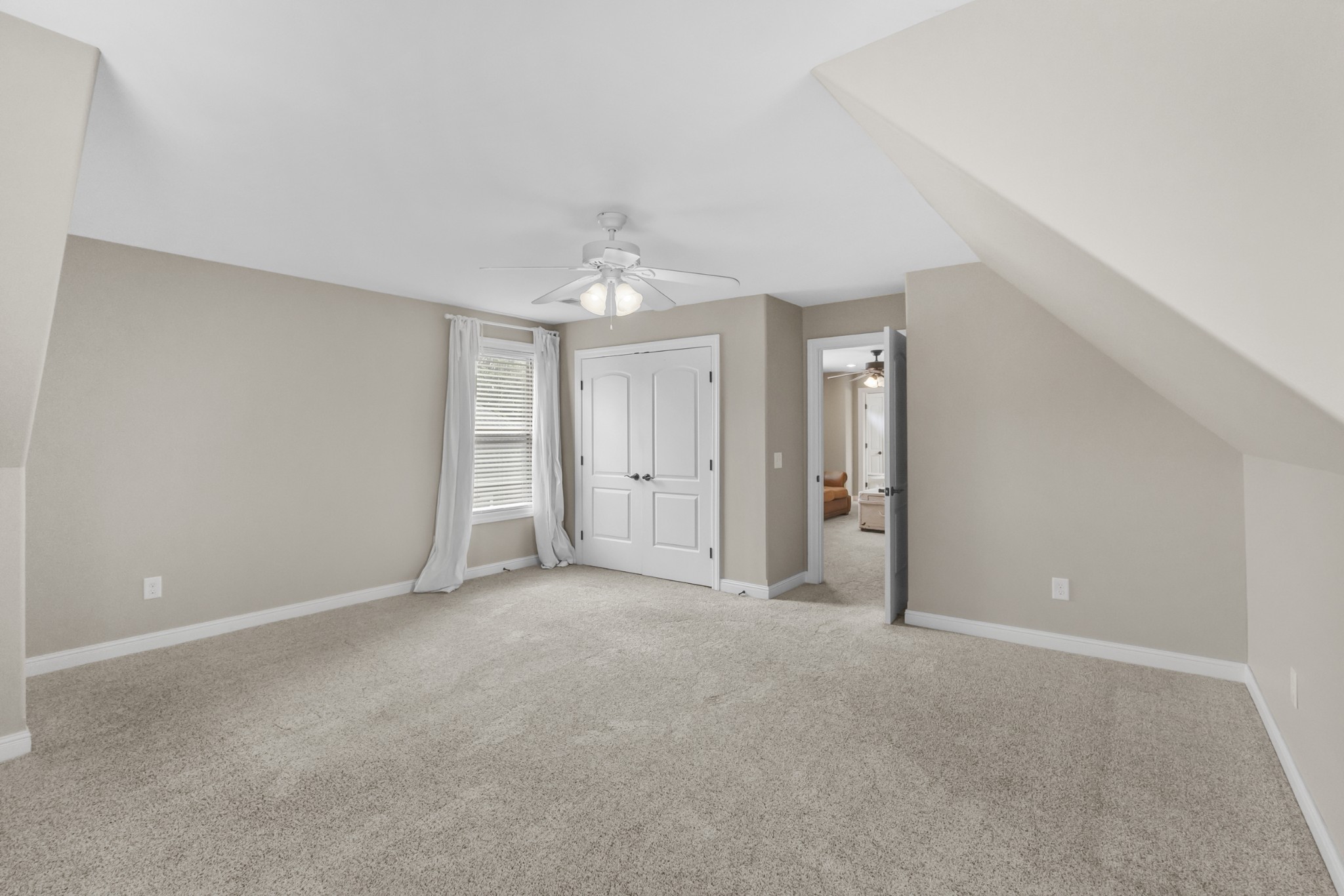 127 Woodlake Dr